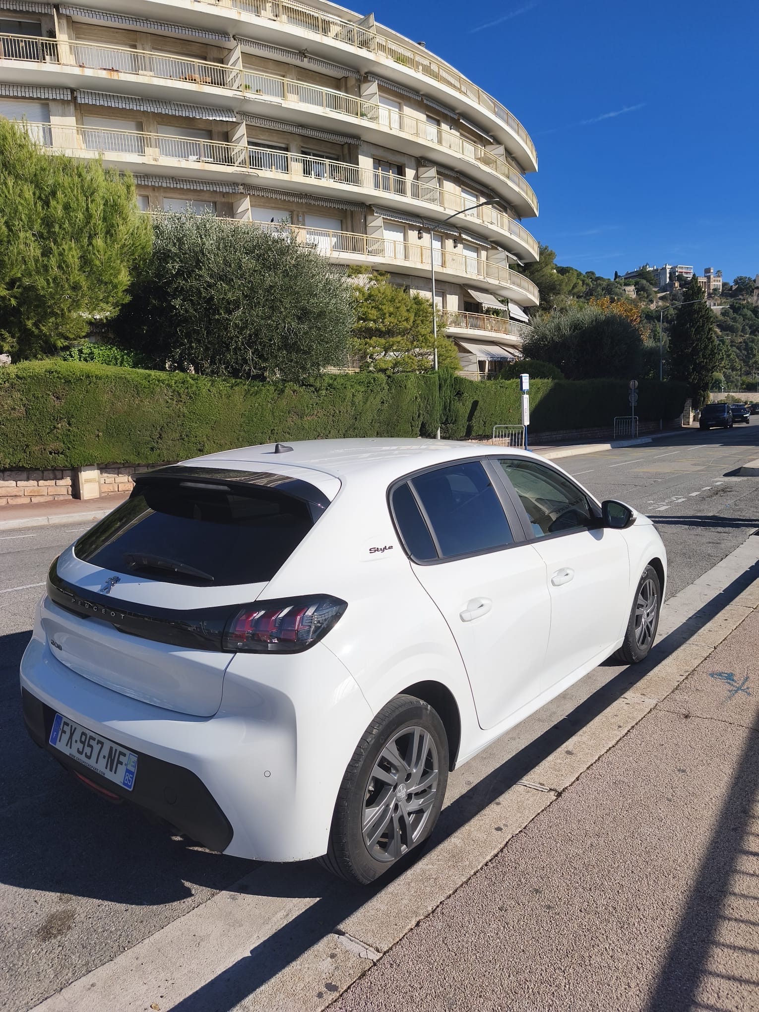Peugeot 208 avec GPS