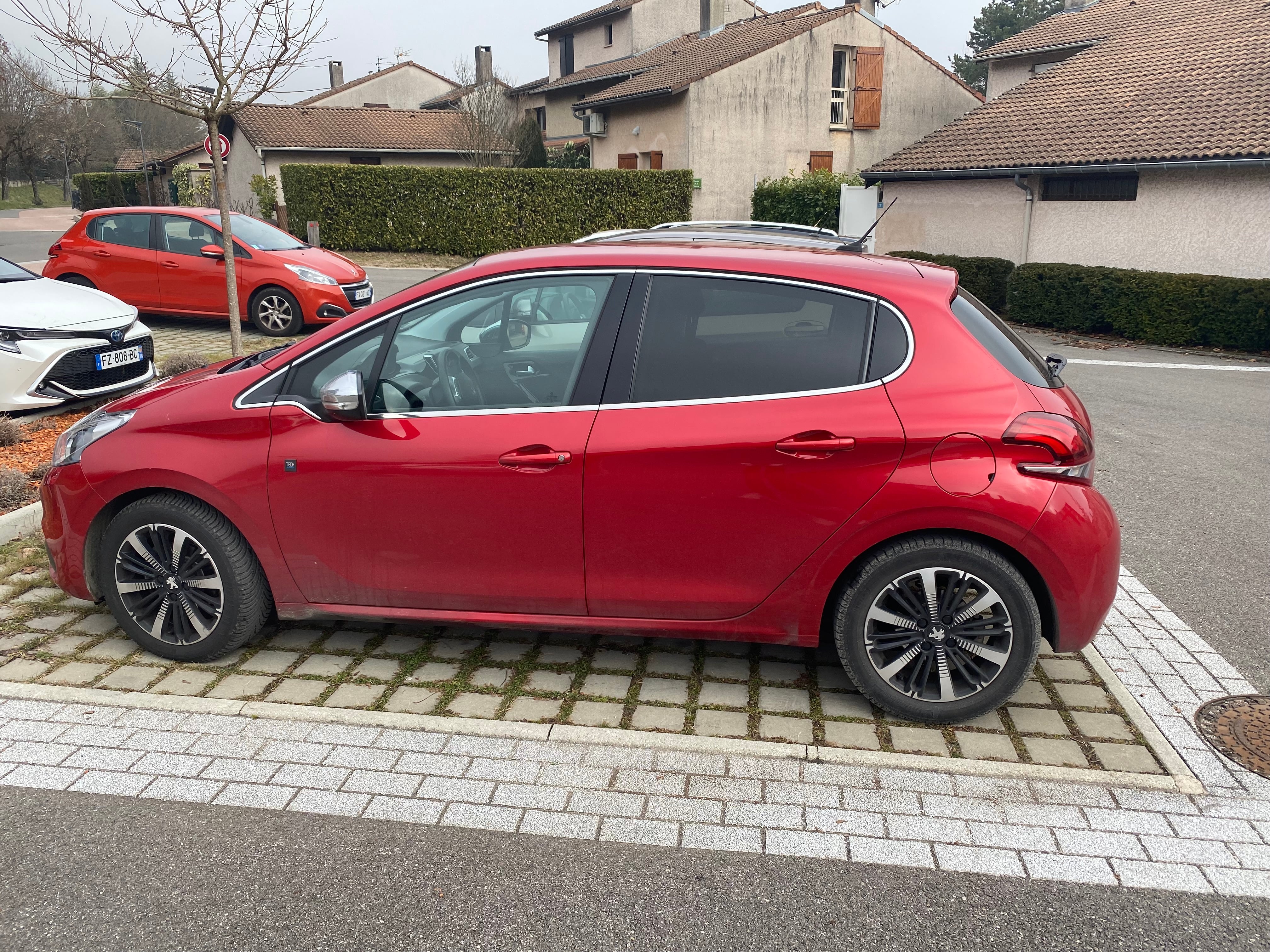 Peugeot 208, 2019, Essence 95, automatique
