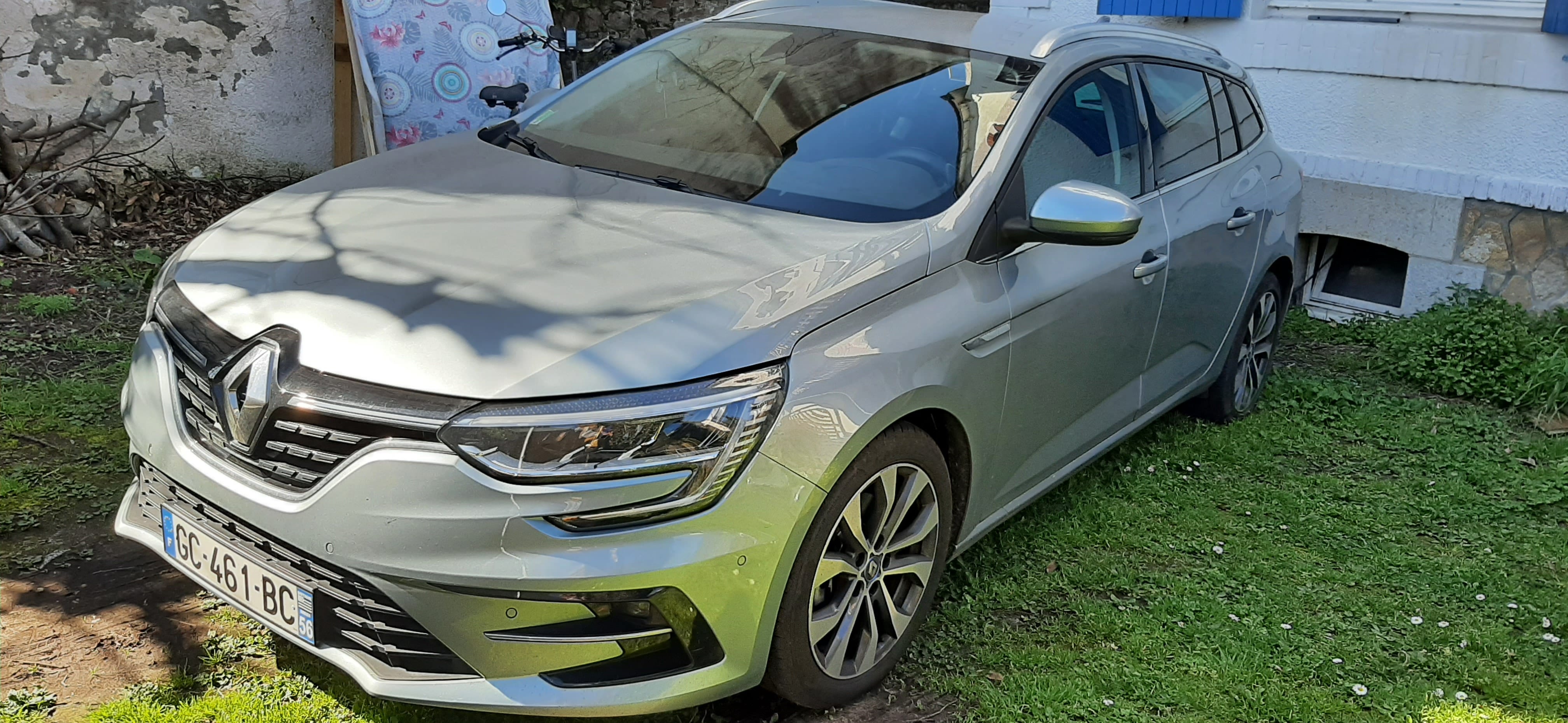 Renault Mégane Estate, 2021, Essence 98 / Électrique (hybride), automatique