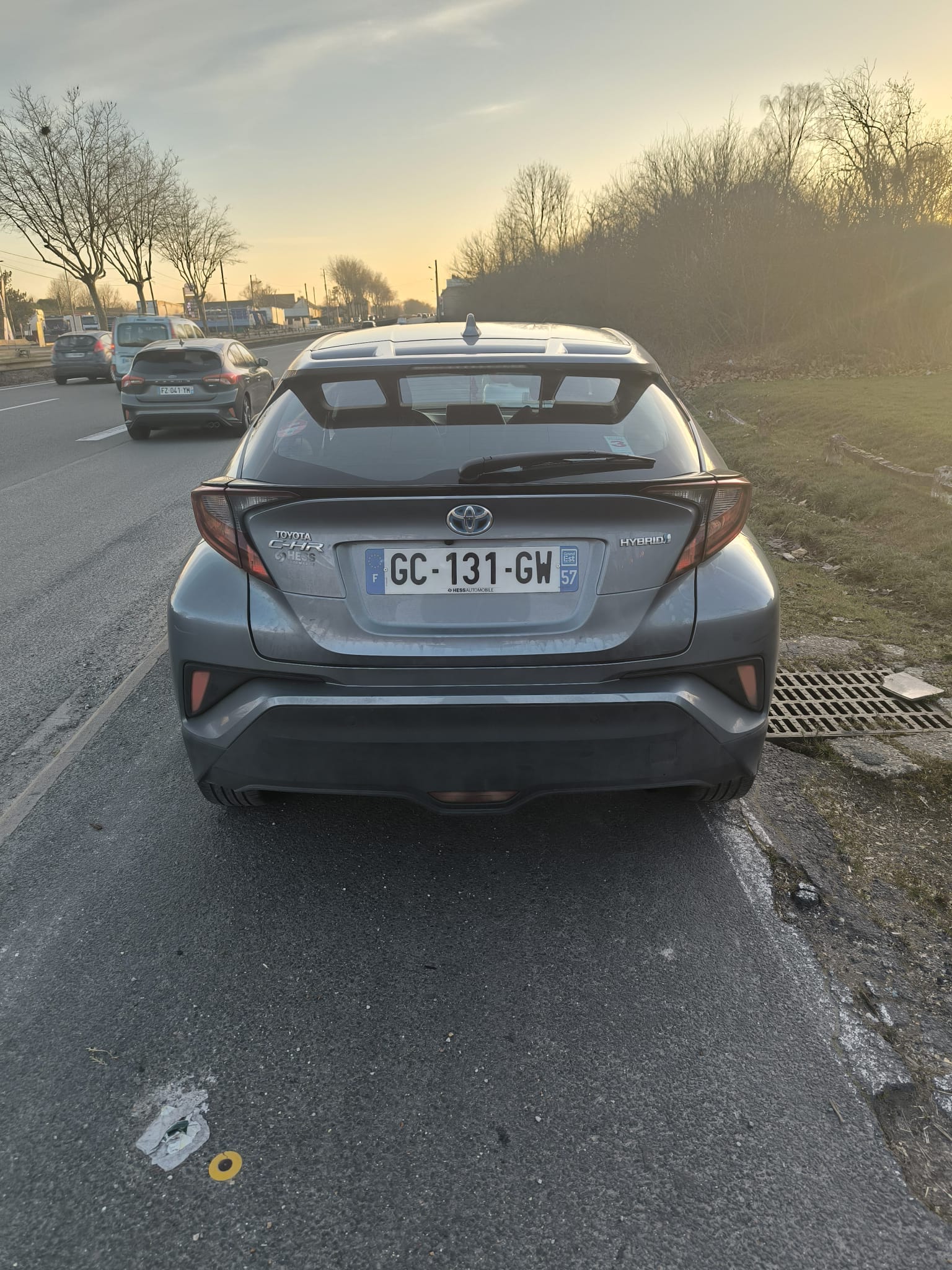Toyota C-HR Hybrid avec Dashcam
