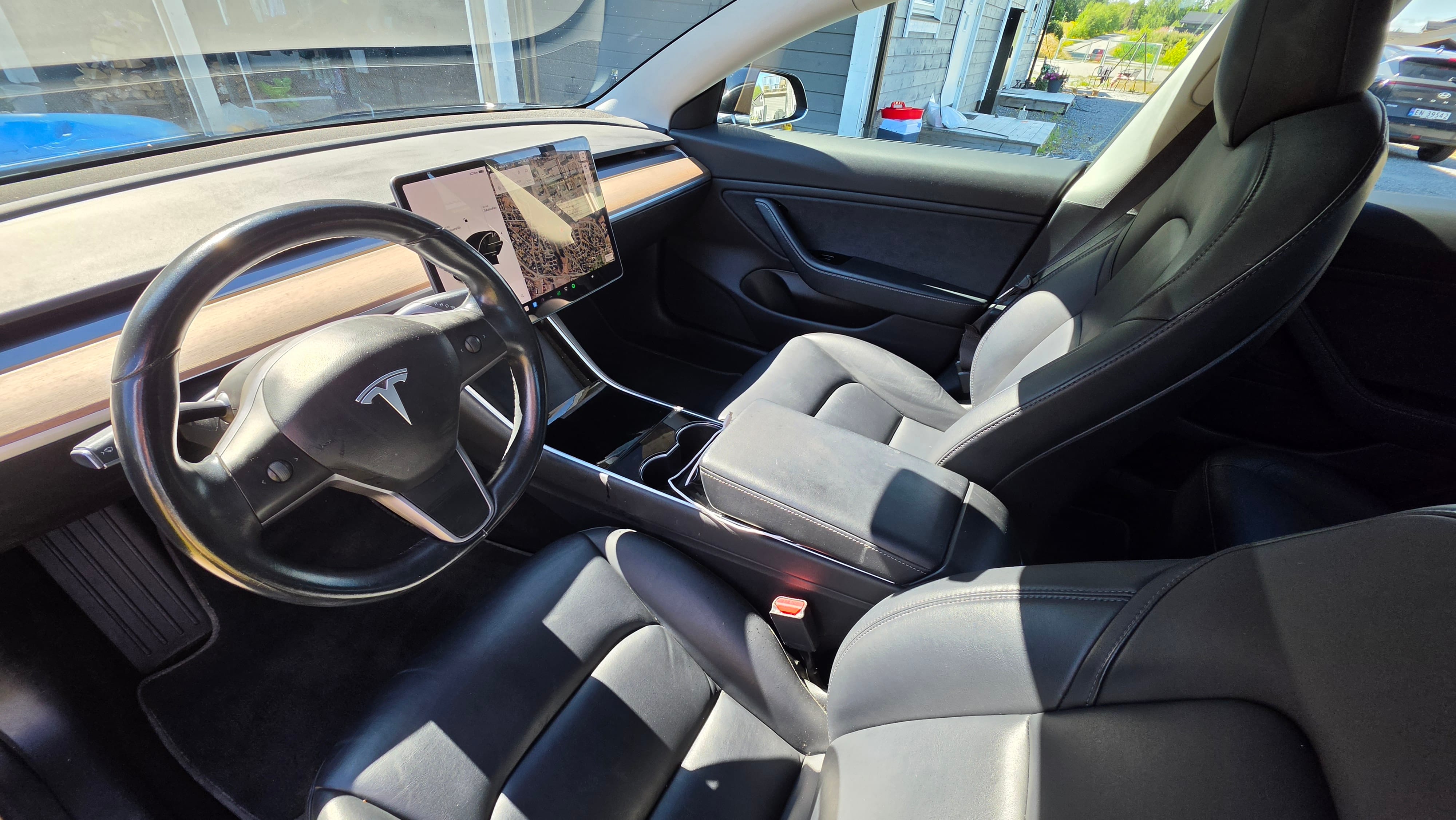 Tesla Model 3 Long Range med GPS
