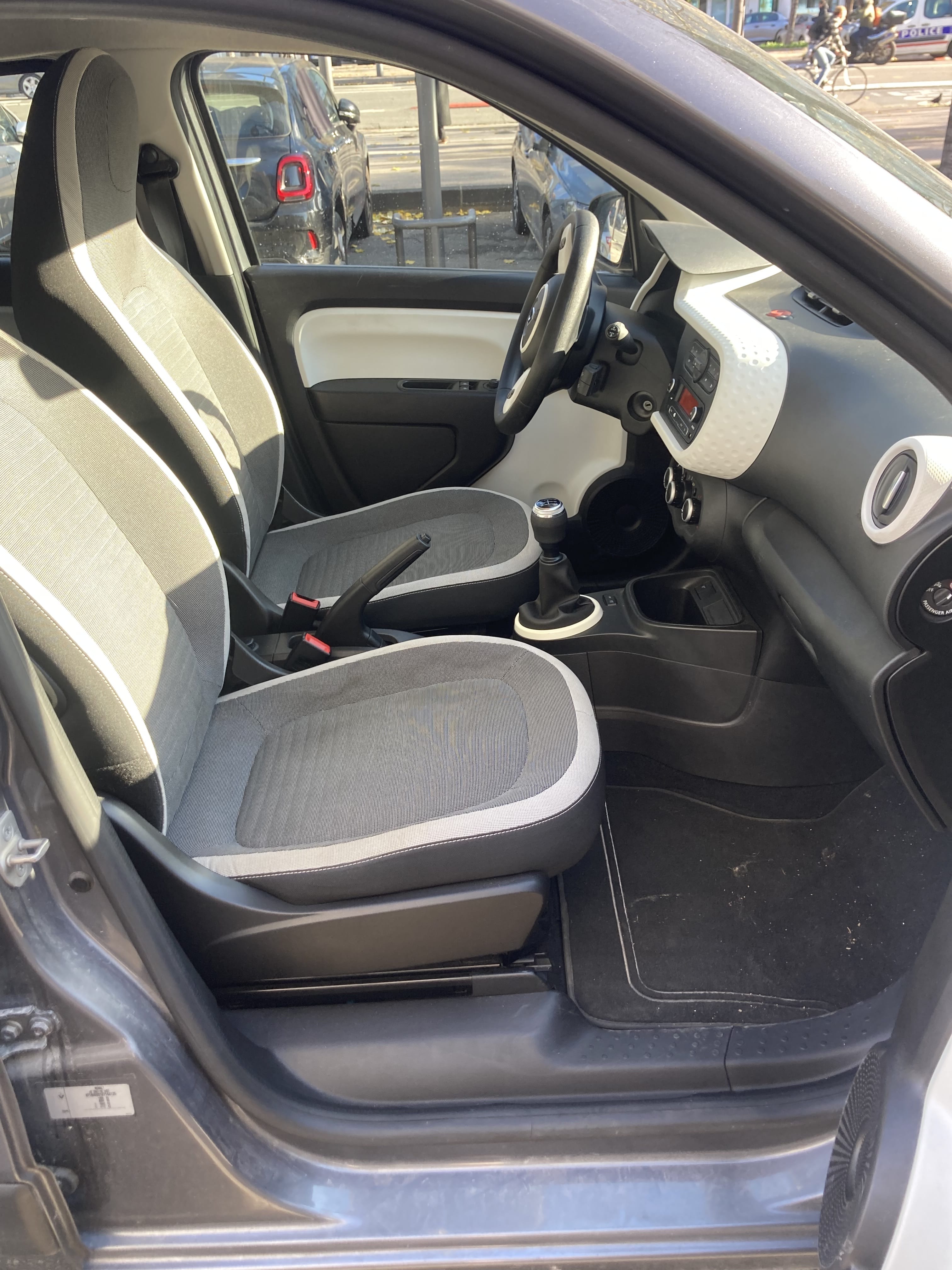 Renault Twingo III met Autostoel baby