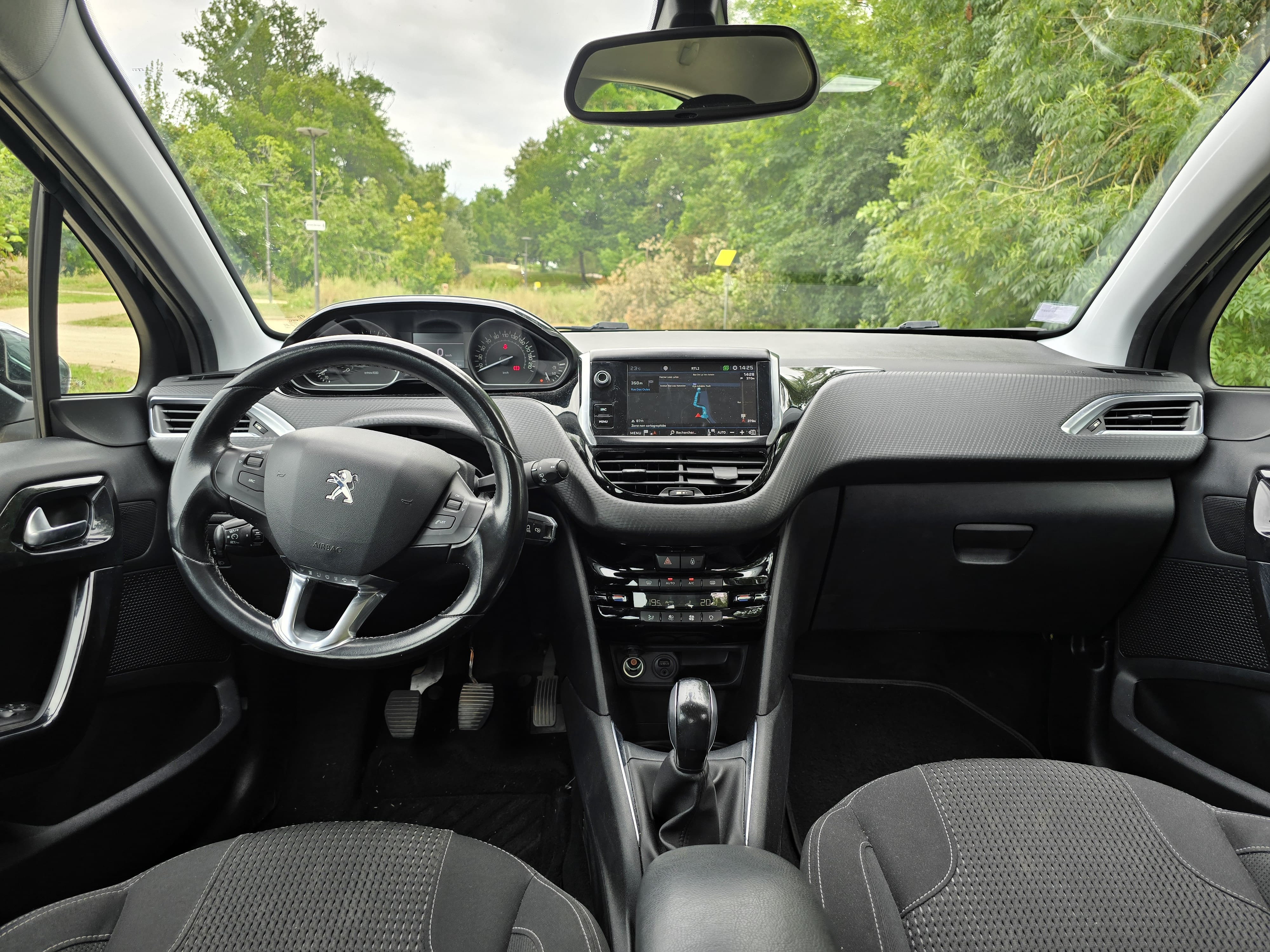 Peugeot 208 avec Régulateur de vitesse