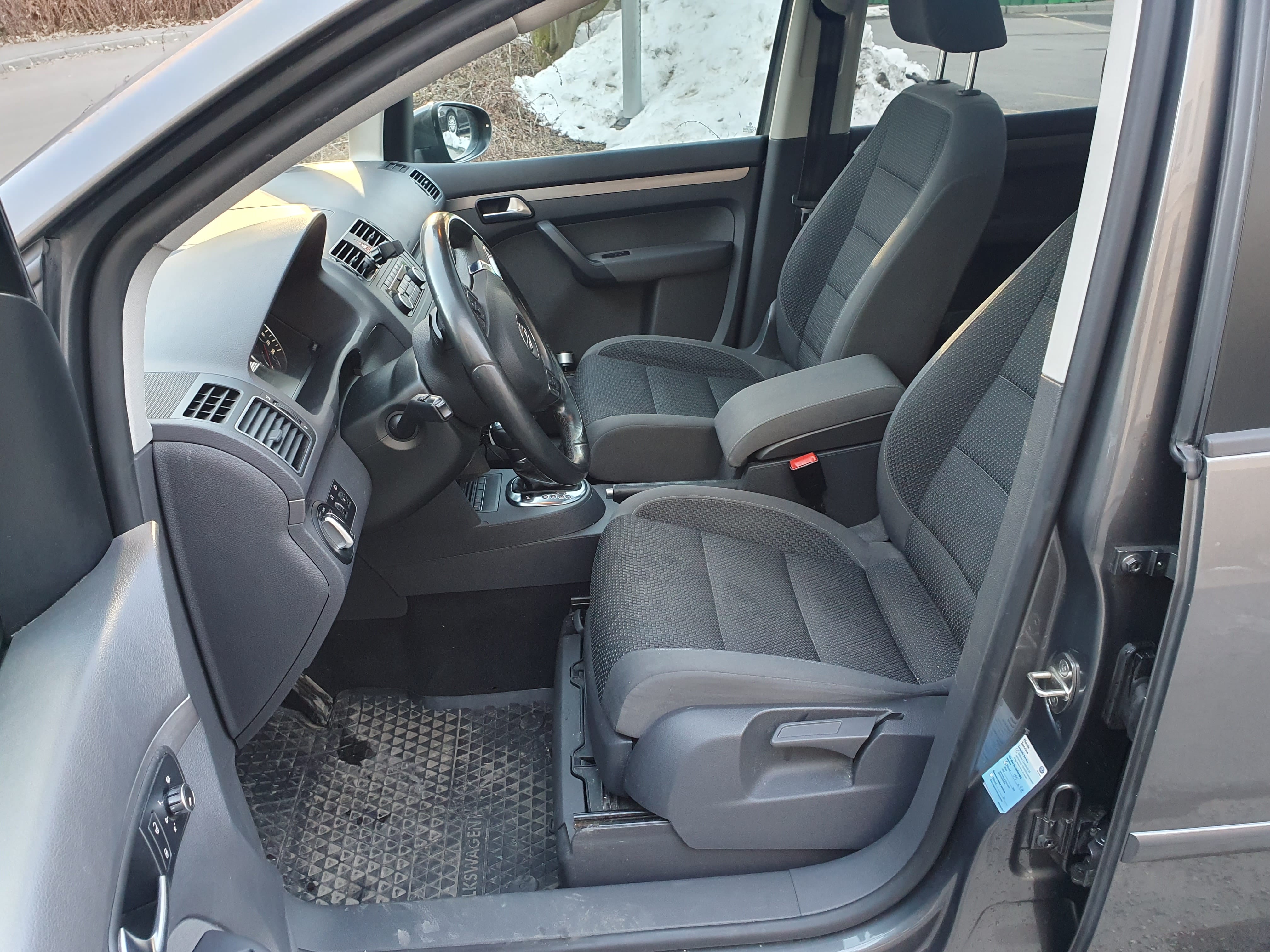 Volkswagen Touran familiebil med Cruisekontroll