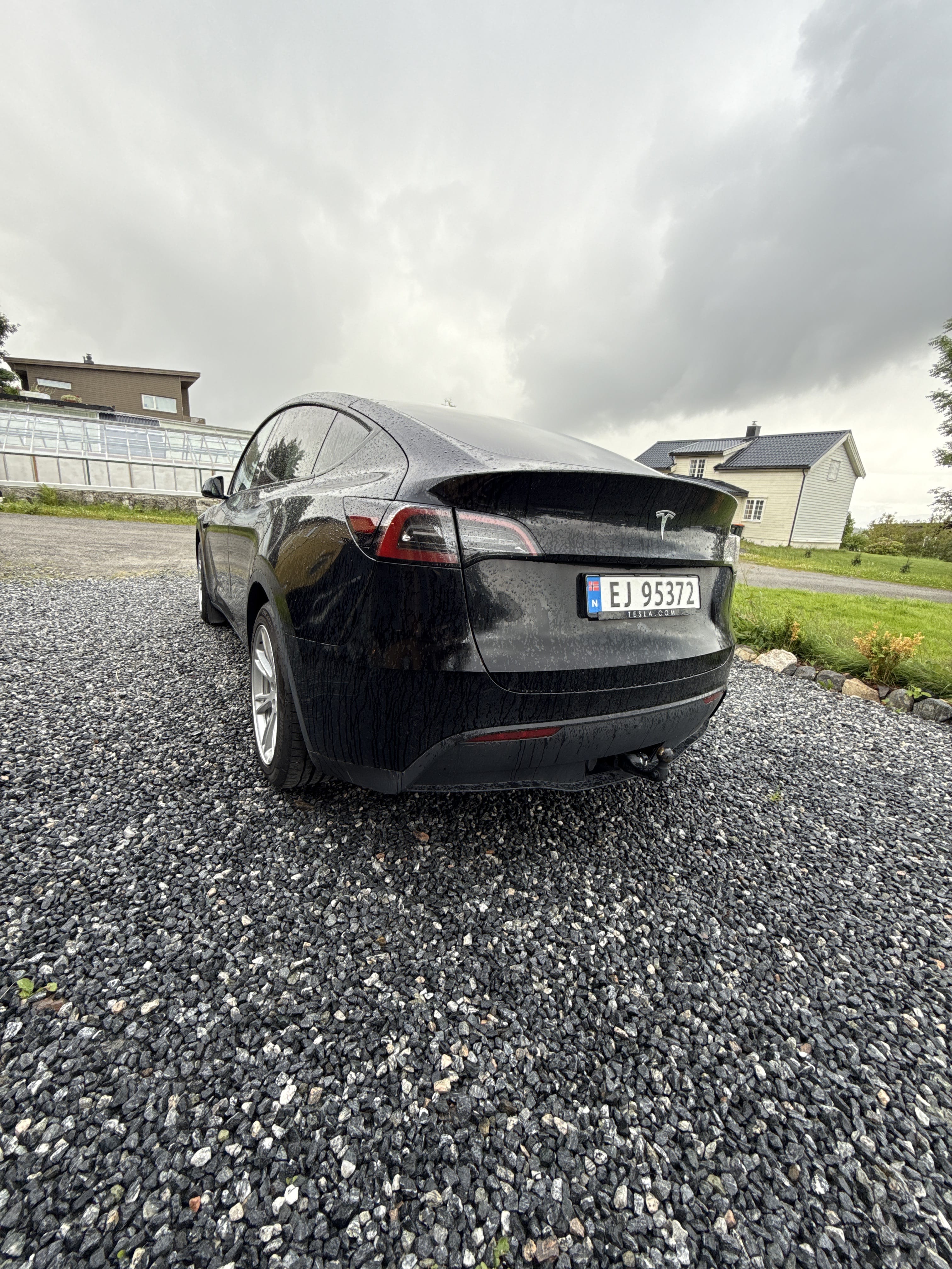 Tesla Model Y Long Range med GPS