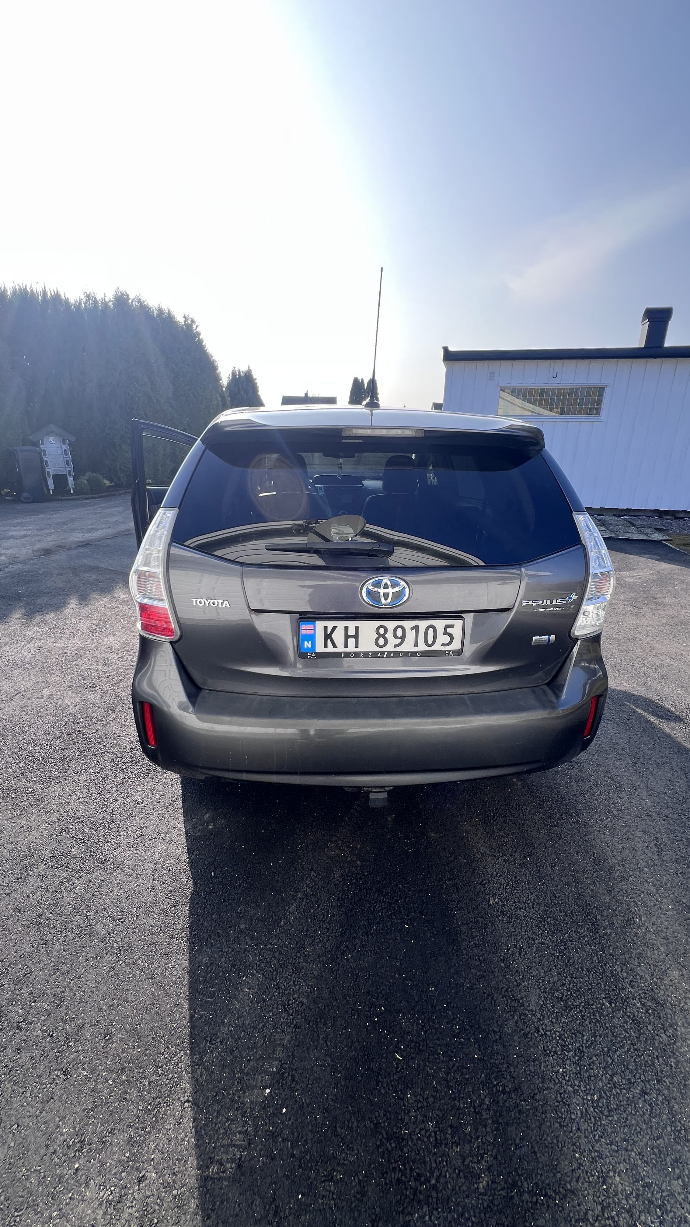 Toyota Prius + med Dashcam