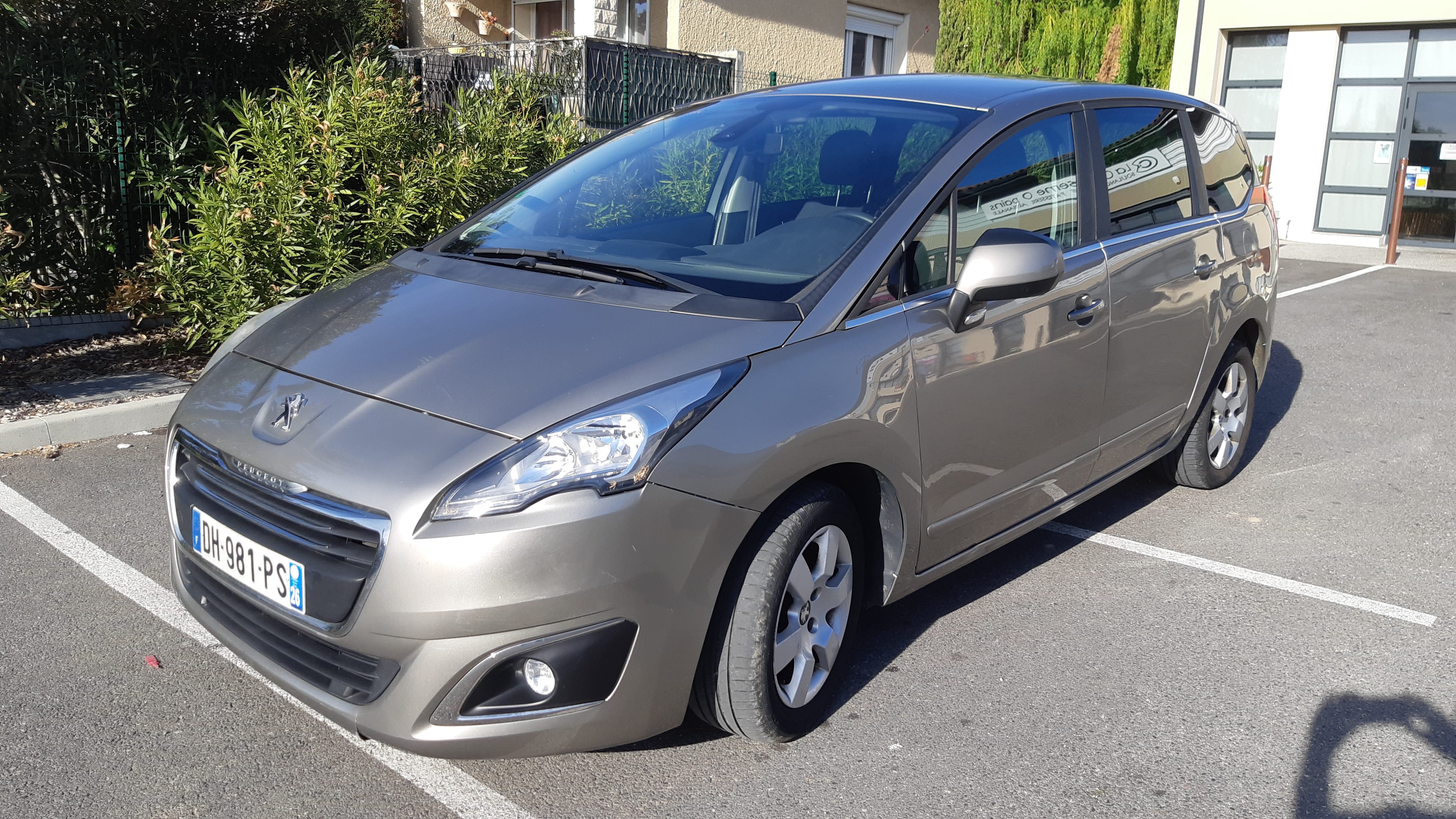 Peugeot 5008, 2014, Diesel, automatique, 7 places
