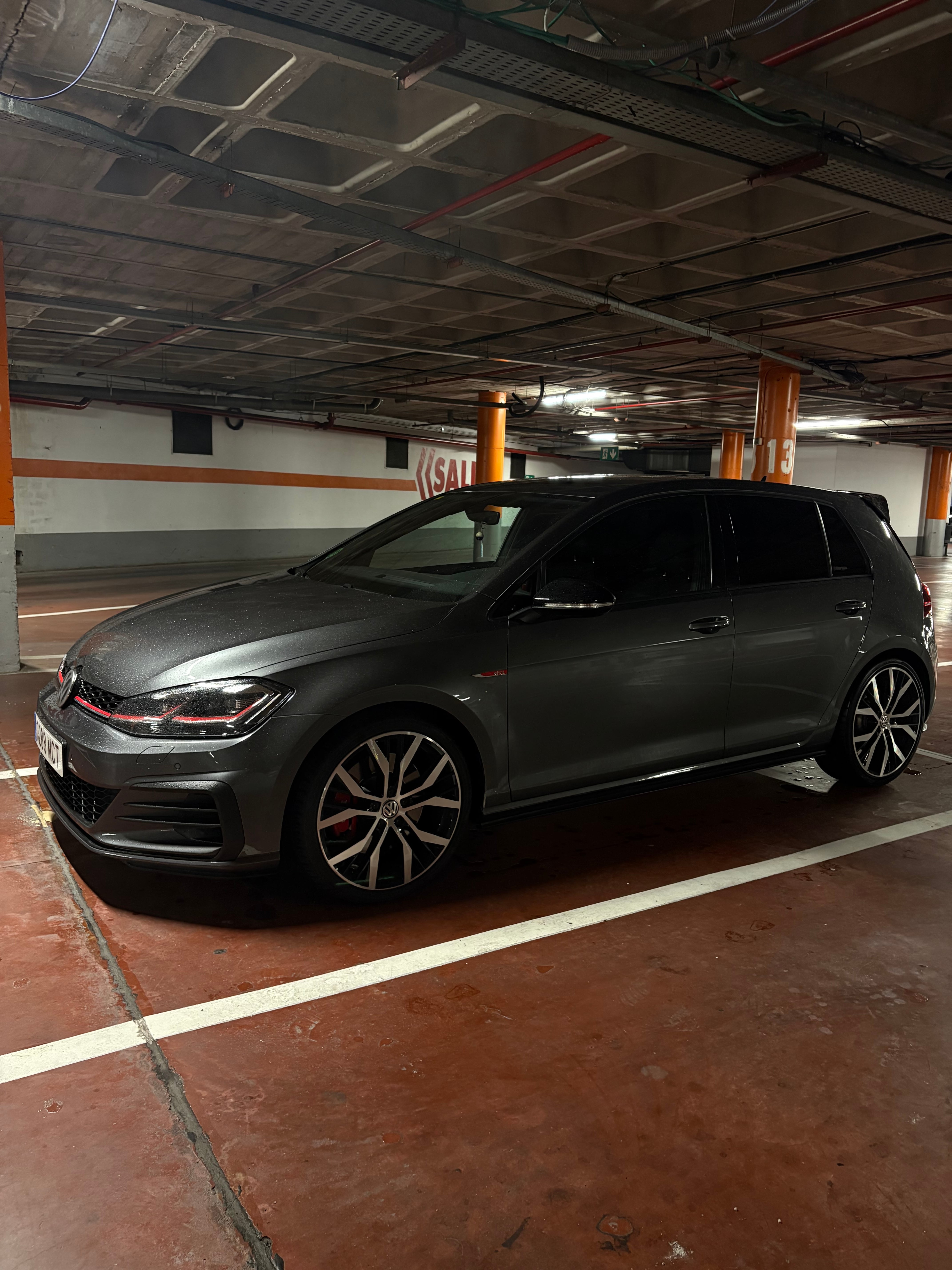 Volkswagen Golf GTI con Aire acondicionado