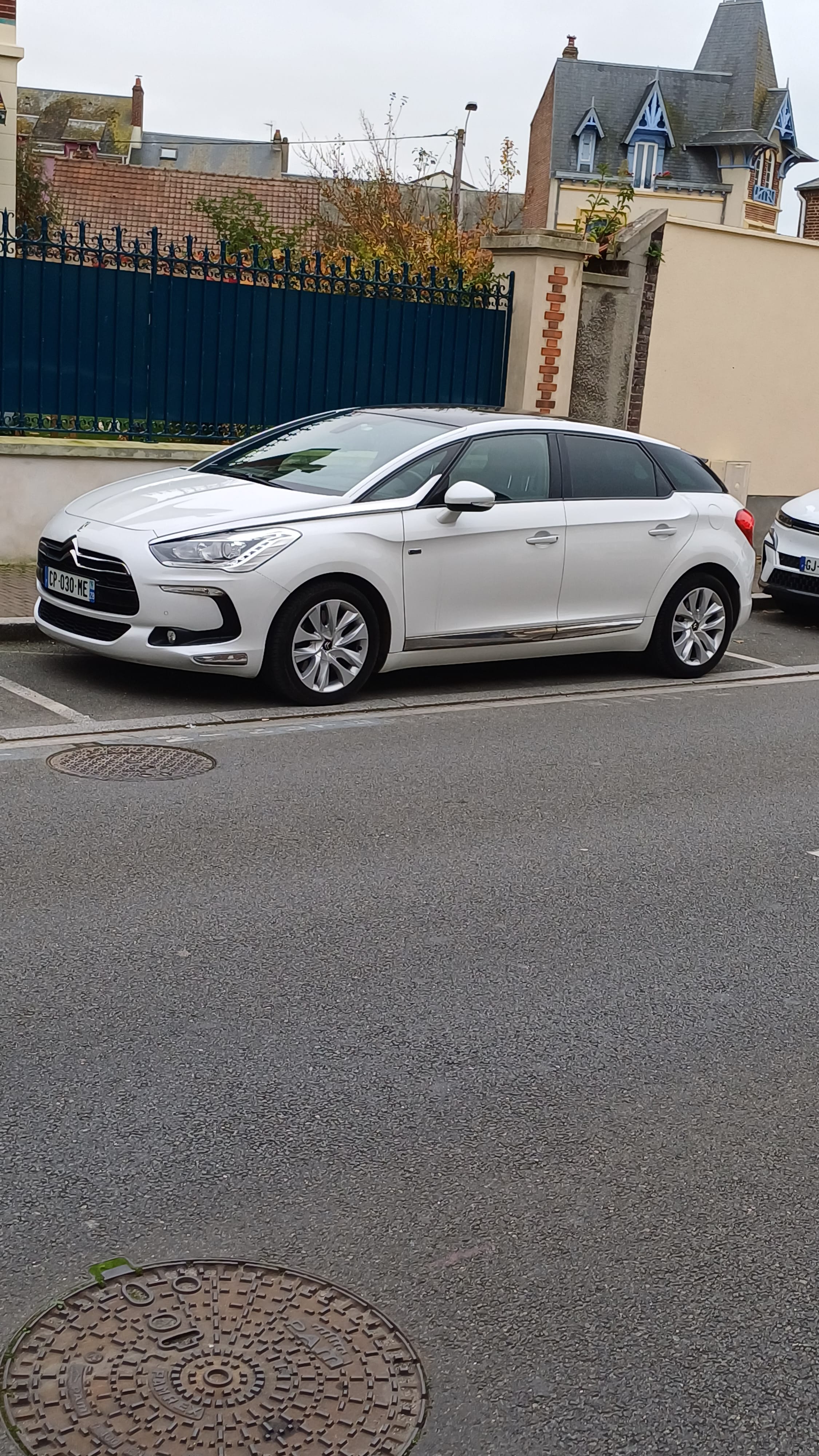 Citroen DS5, 2013, Diesel / Électrique (hybride), automatique