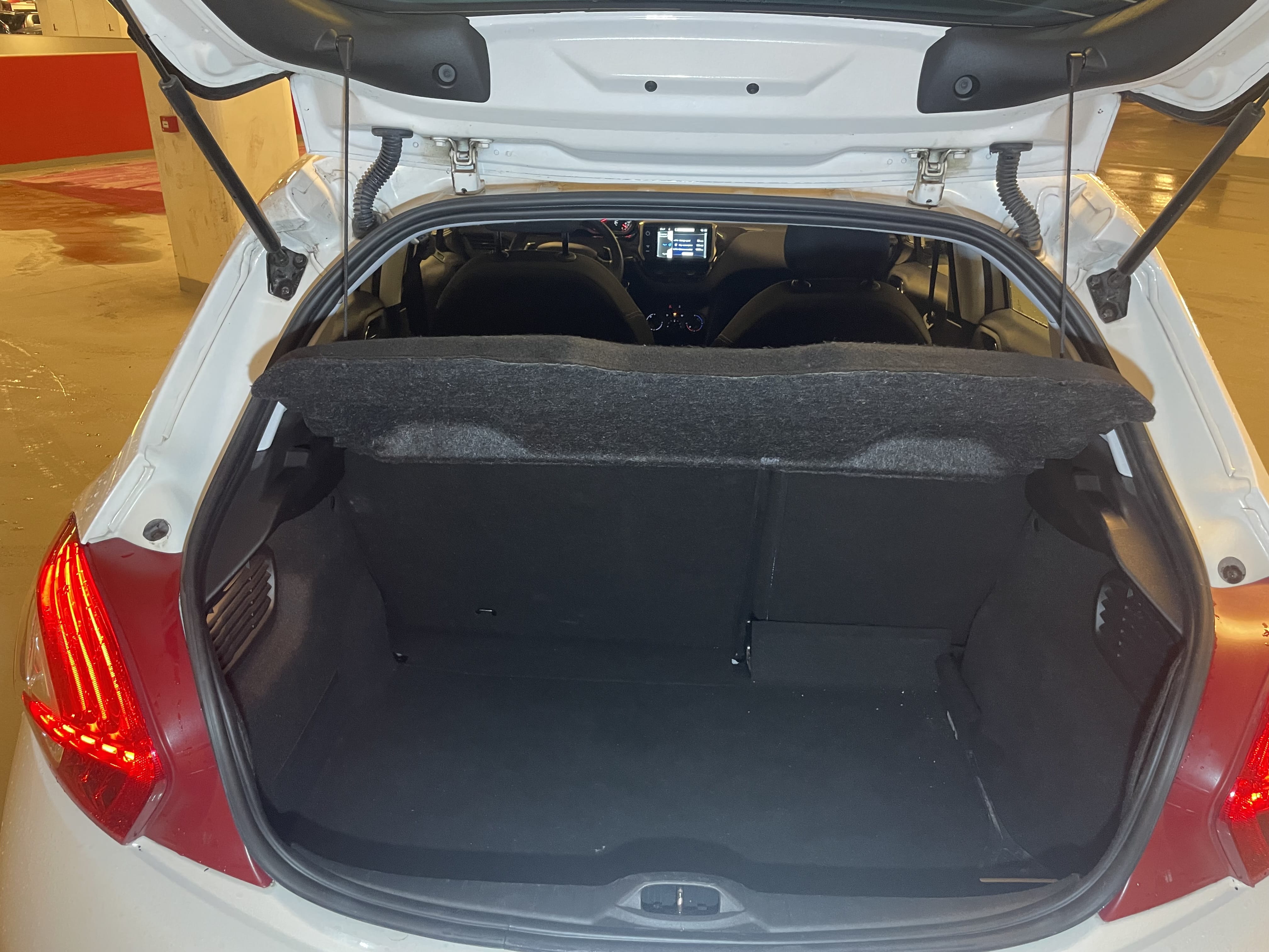 Peugeot 208 Automat med Vinterdekk