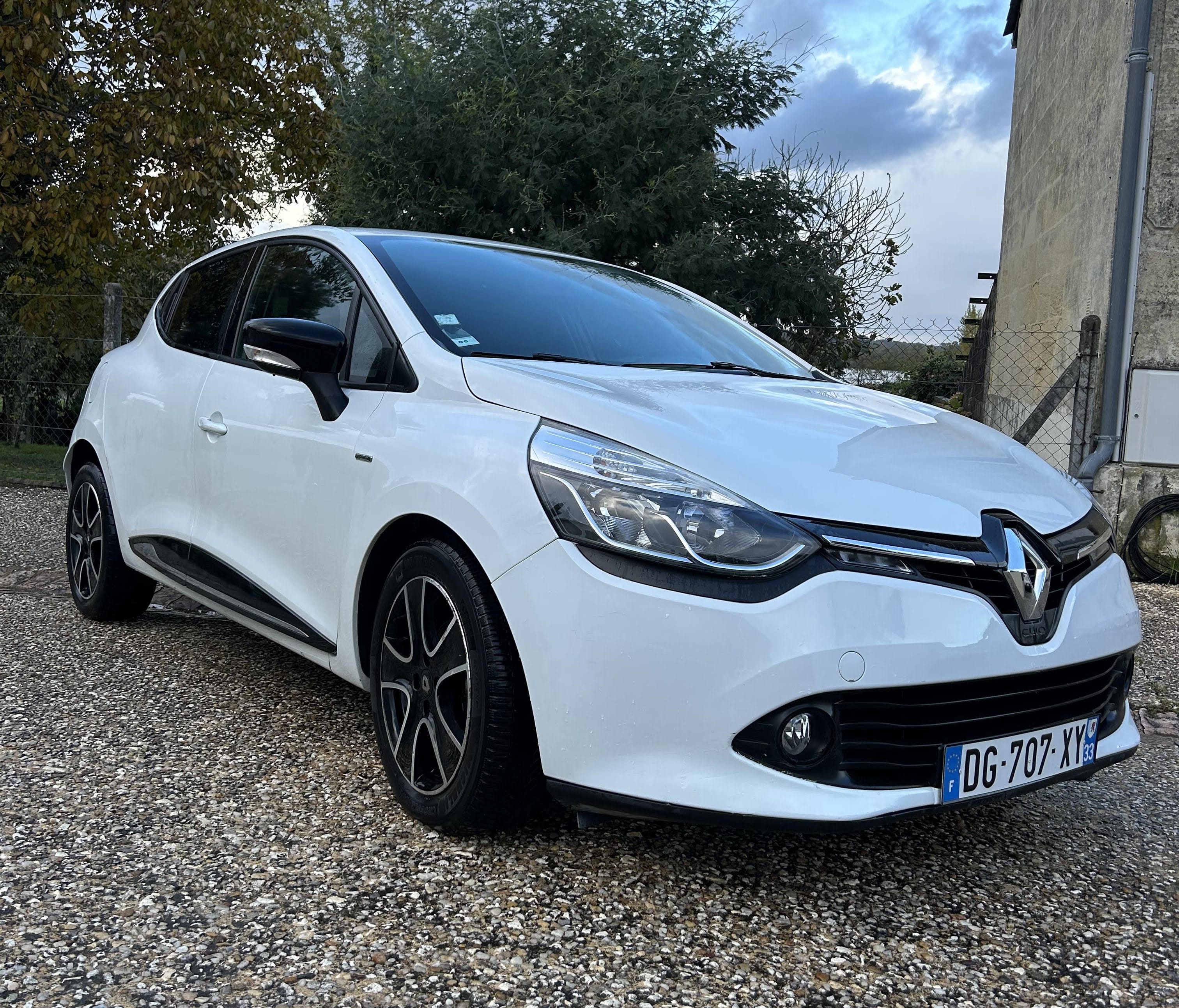 Renault Clio IV Limited avec Climatisation