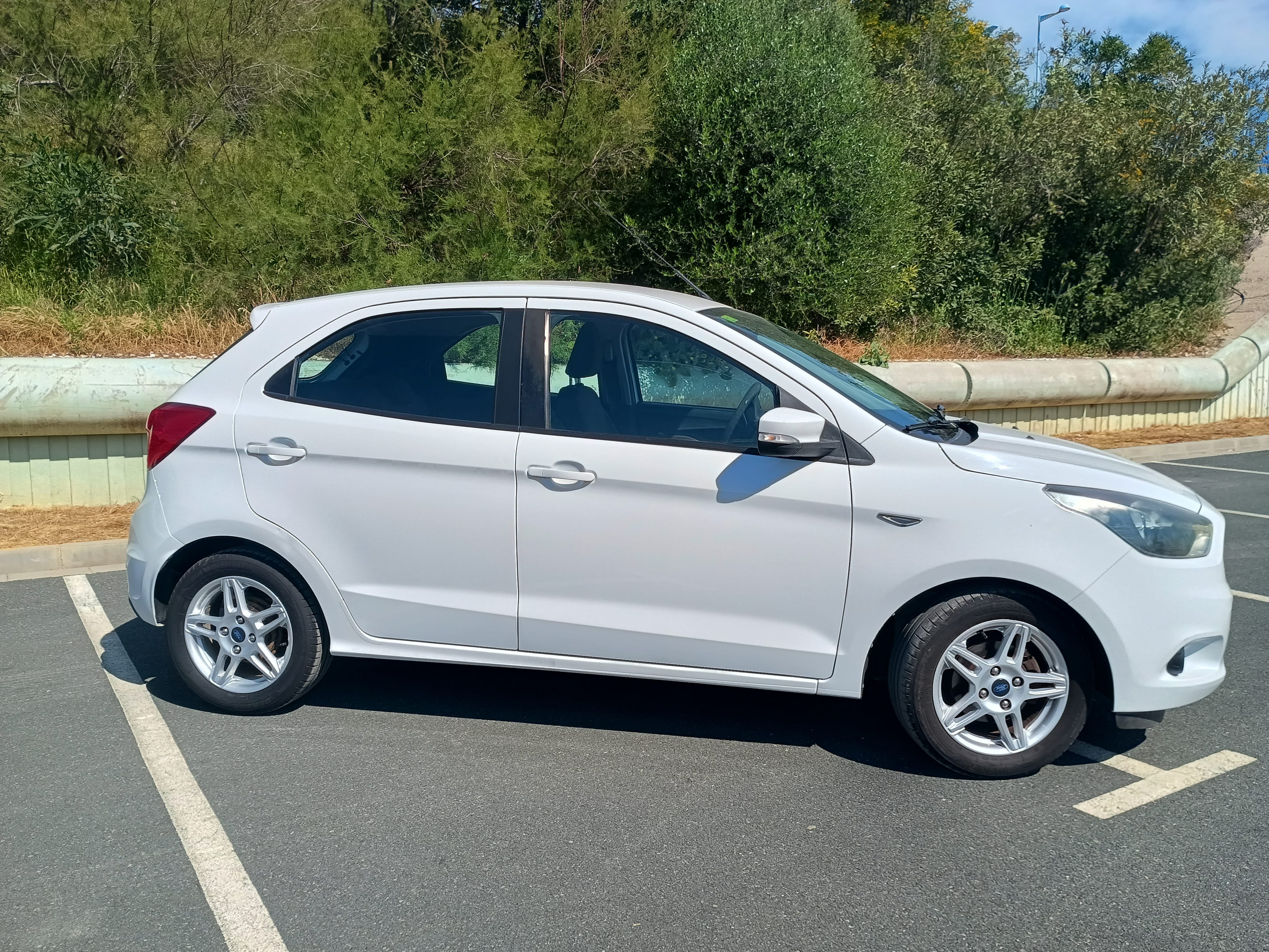 Ford KA+ con Aire acondicionado