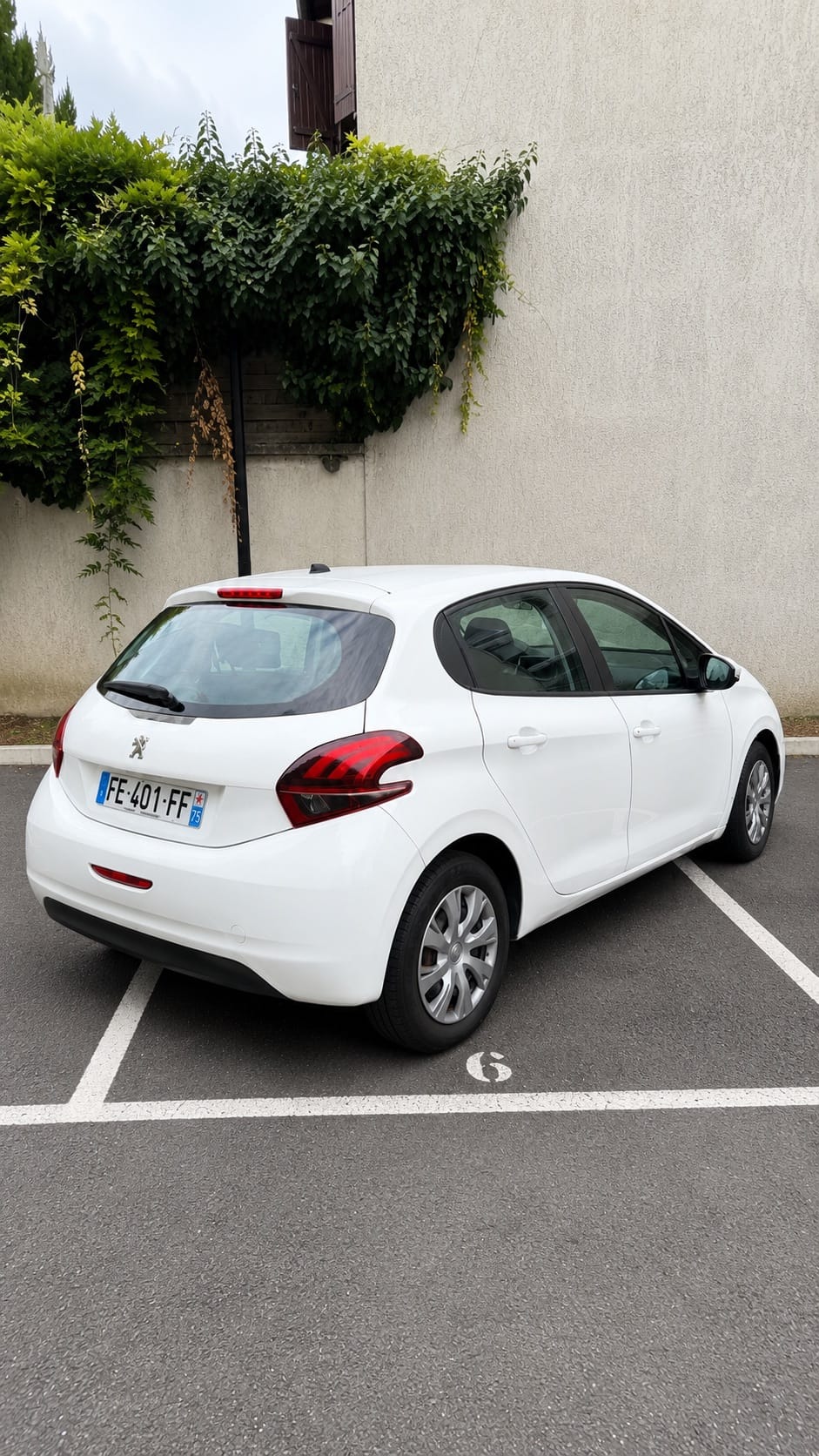 Peugeot 208 avec GPS