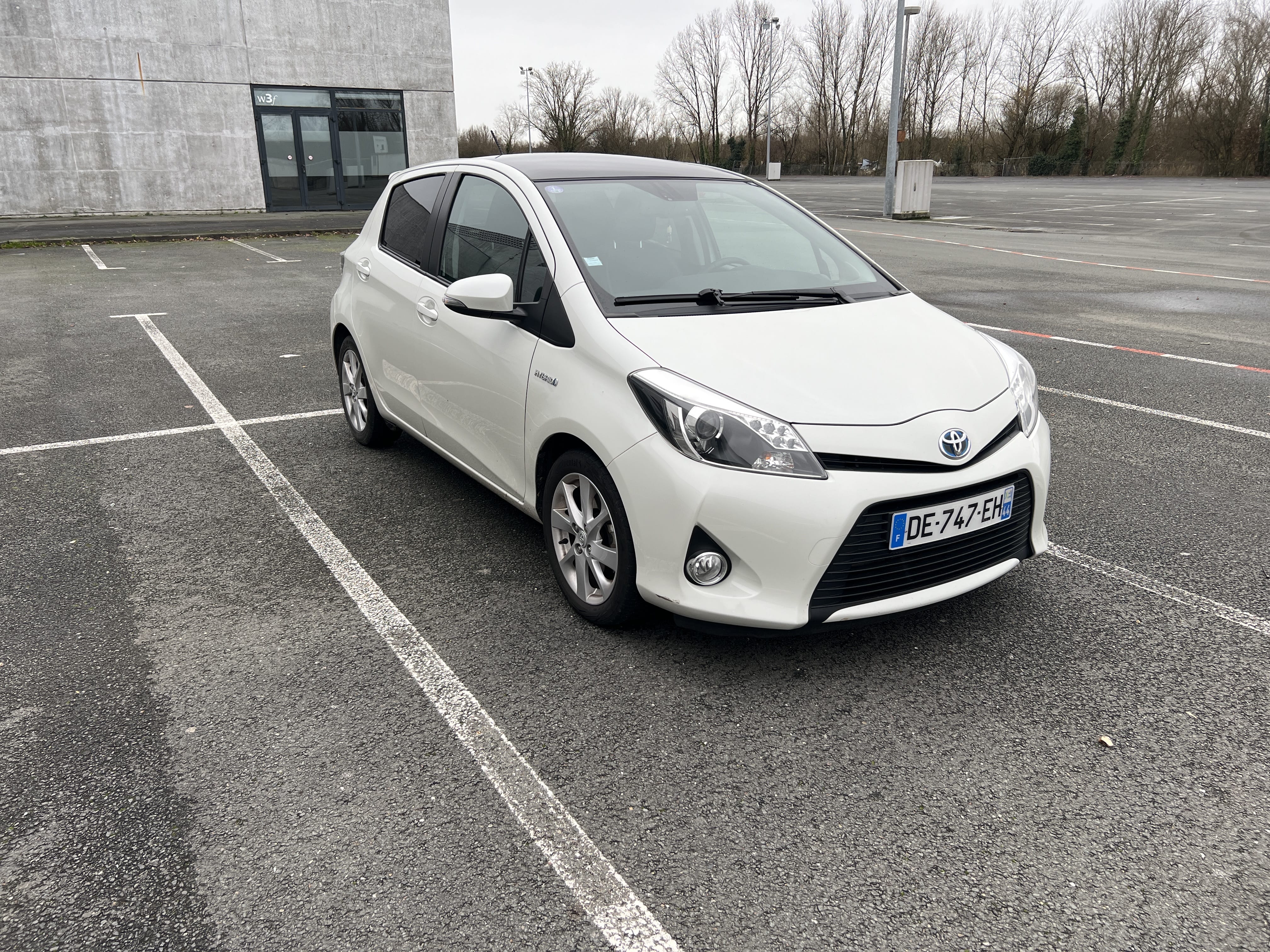 Toyota Yaris Hybride   BOÎTE AUTO, 2014, Essence 98 / Électrique (hybride), automatique