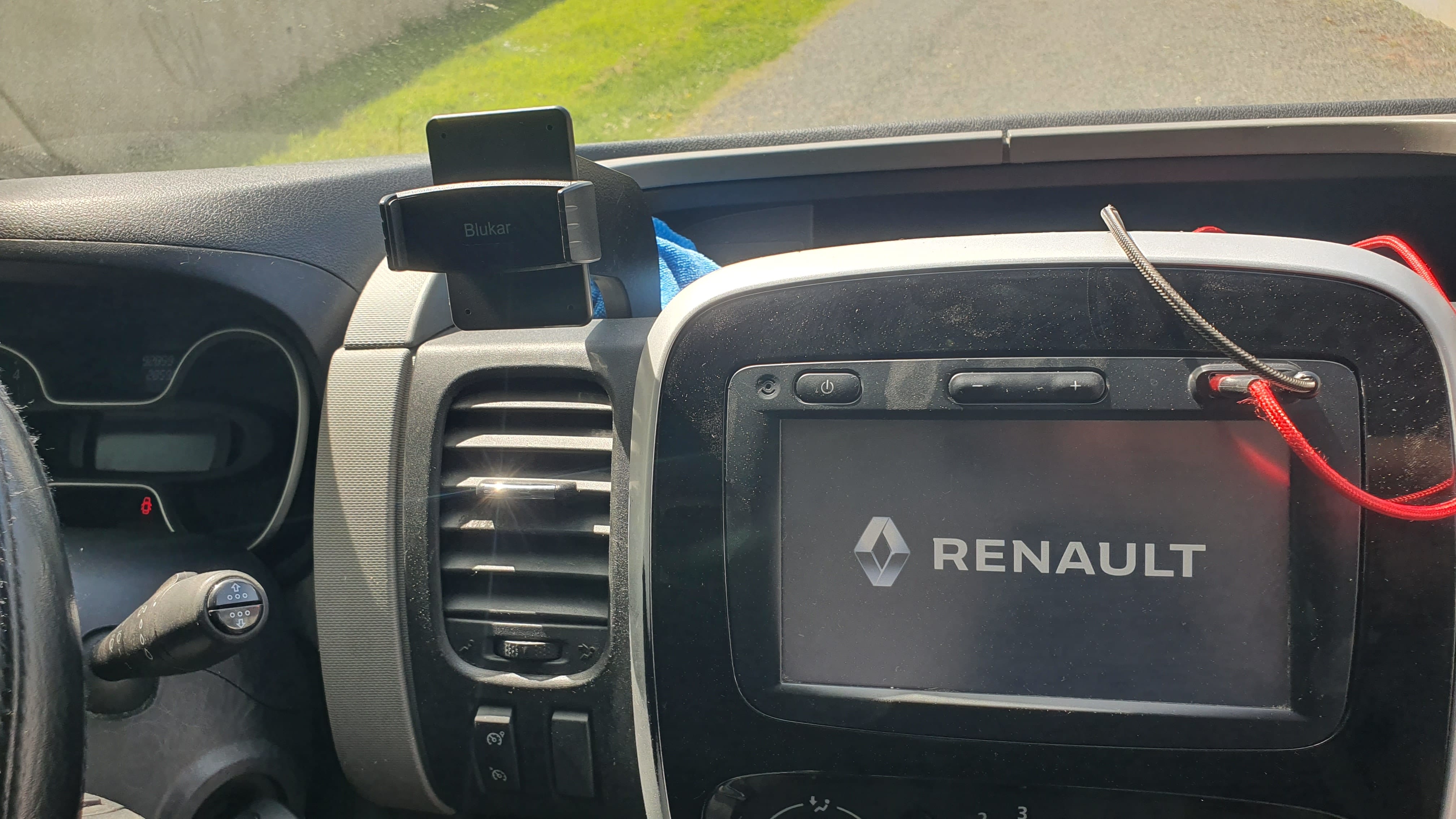 Renault Trafic L1H1 Radar de Recul avec Port USB