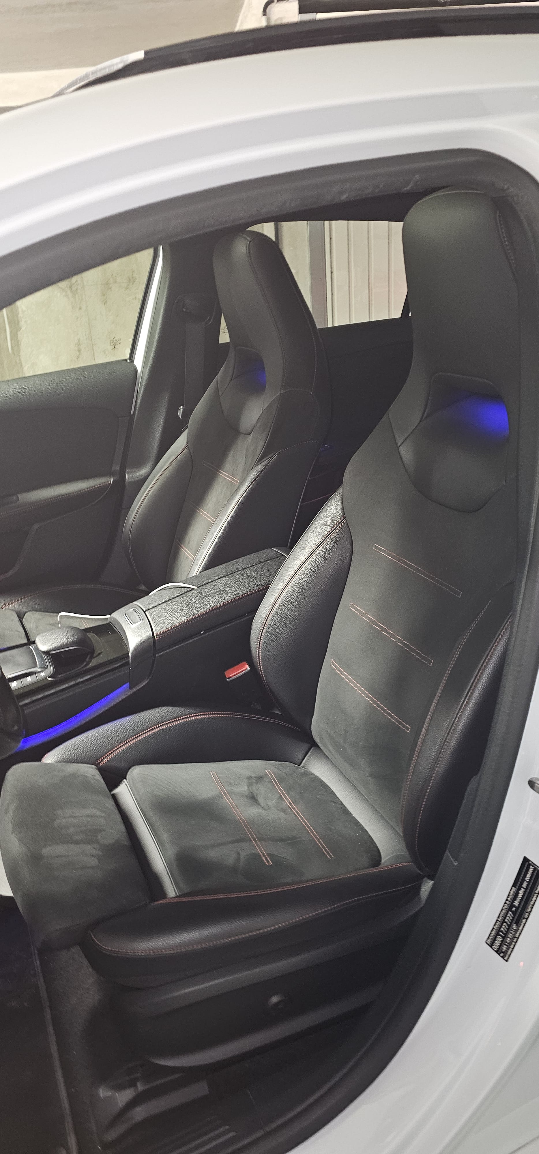 Mercedes-Benz Classe A 250 e avec Entrée audio / iPod