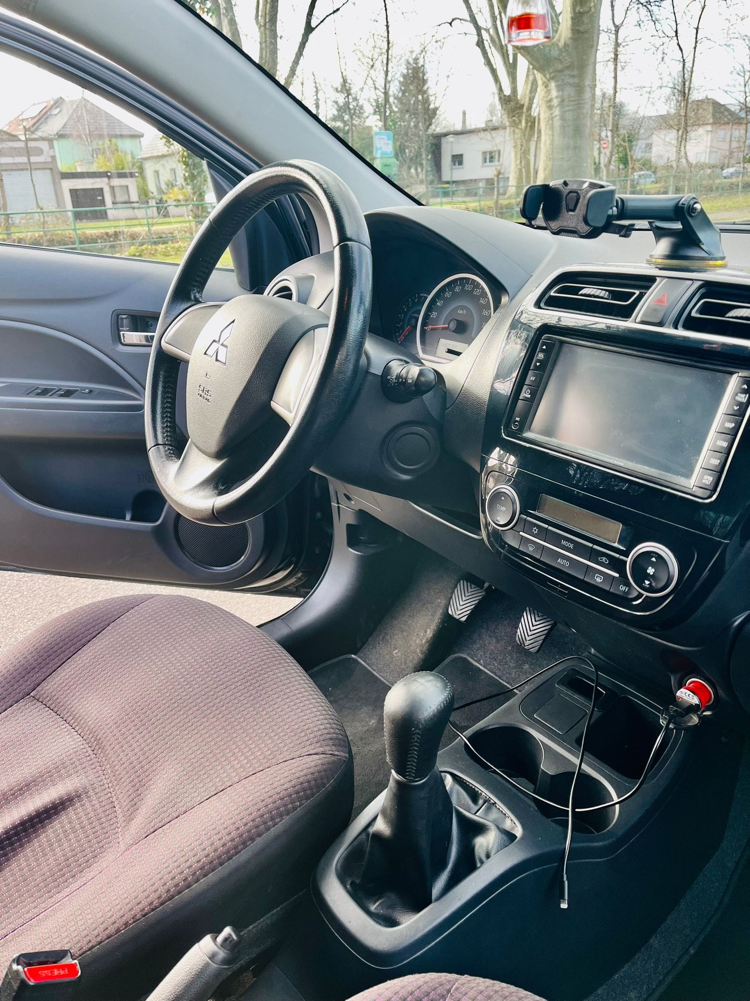 Mitsubishi Space Star avec Siège bébé