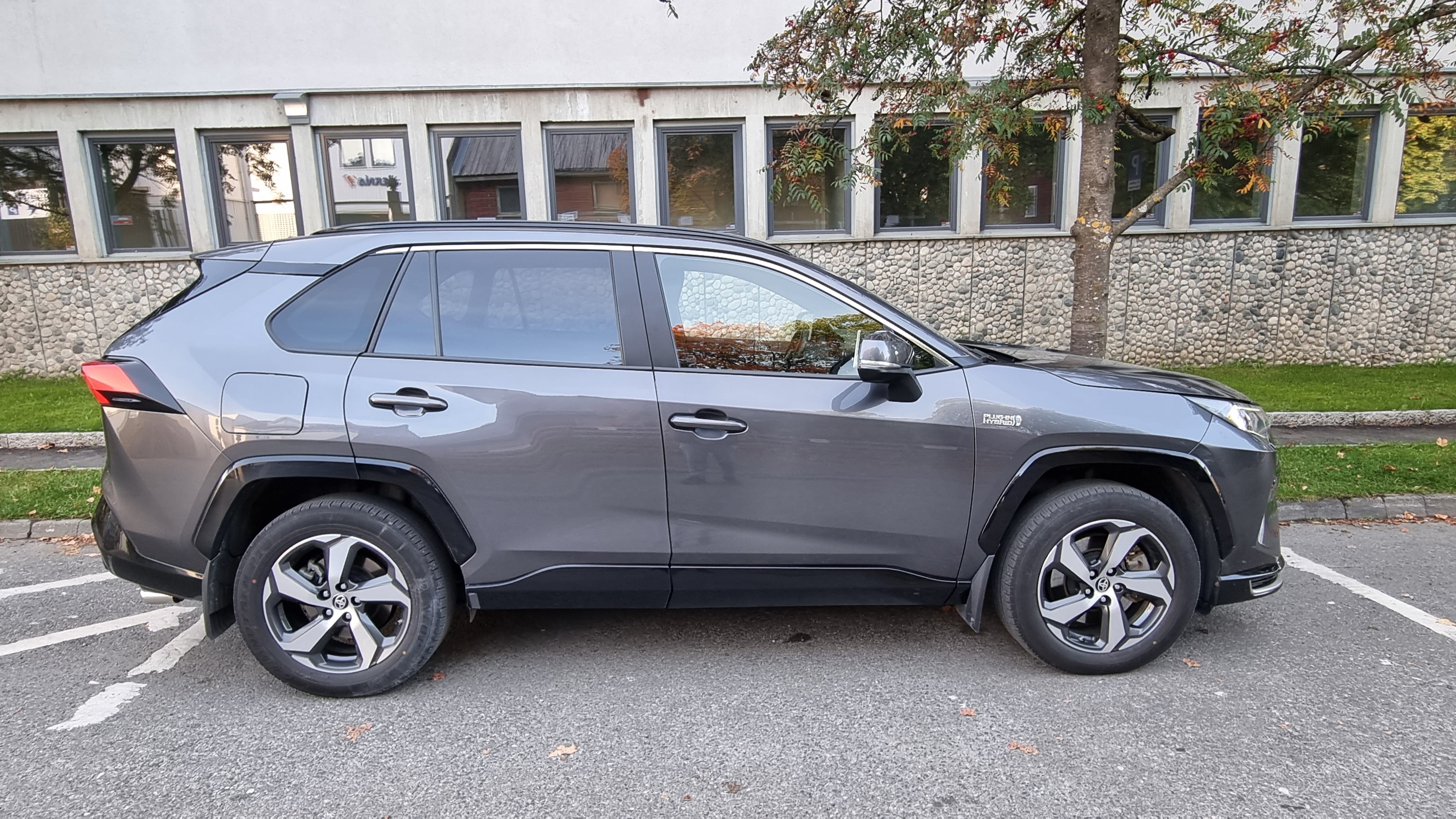 Toyota Rav4 Hybrid med Aircondition