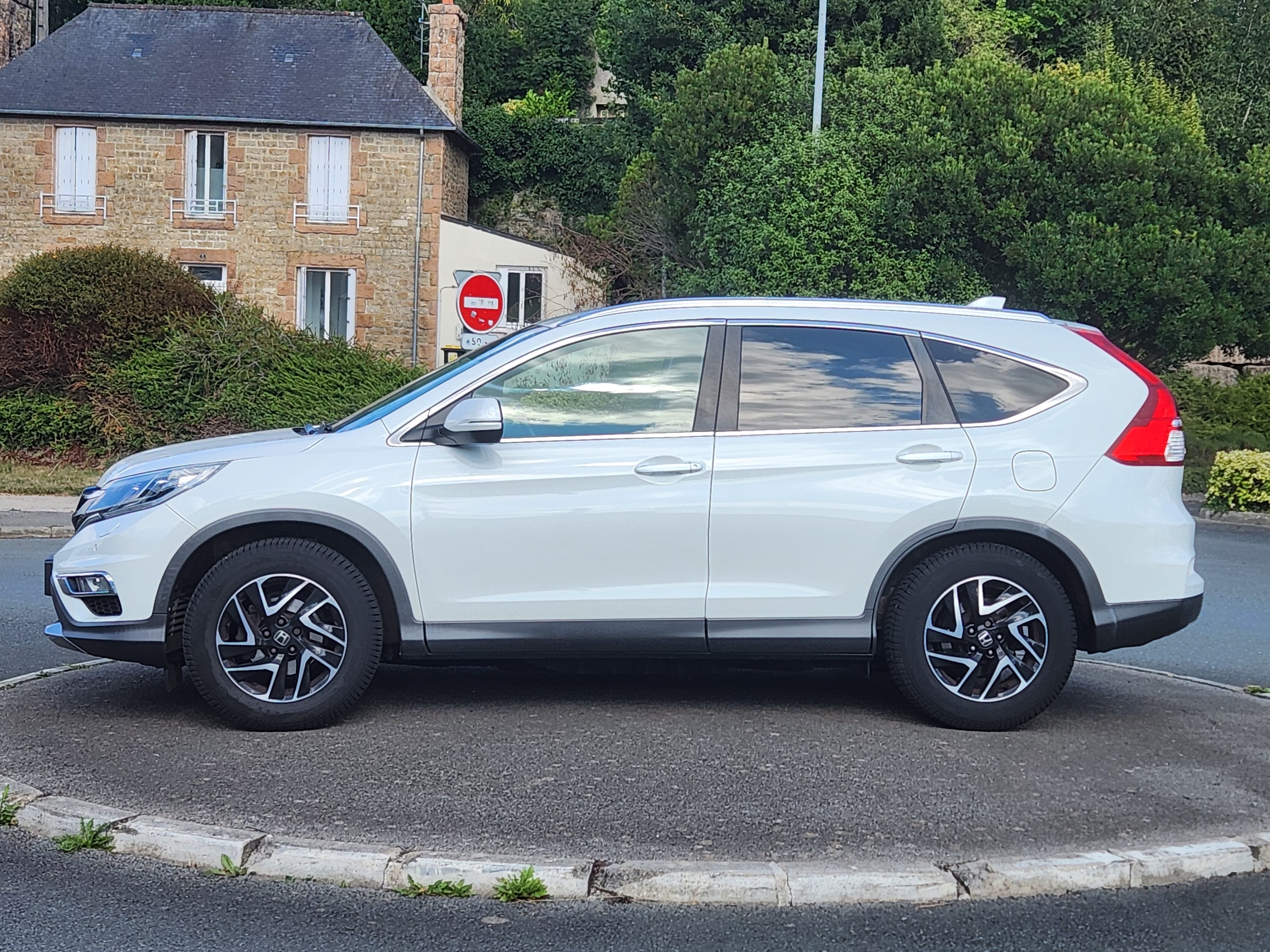 Honda CR-V Spacieux et Economique avec Climatisation