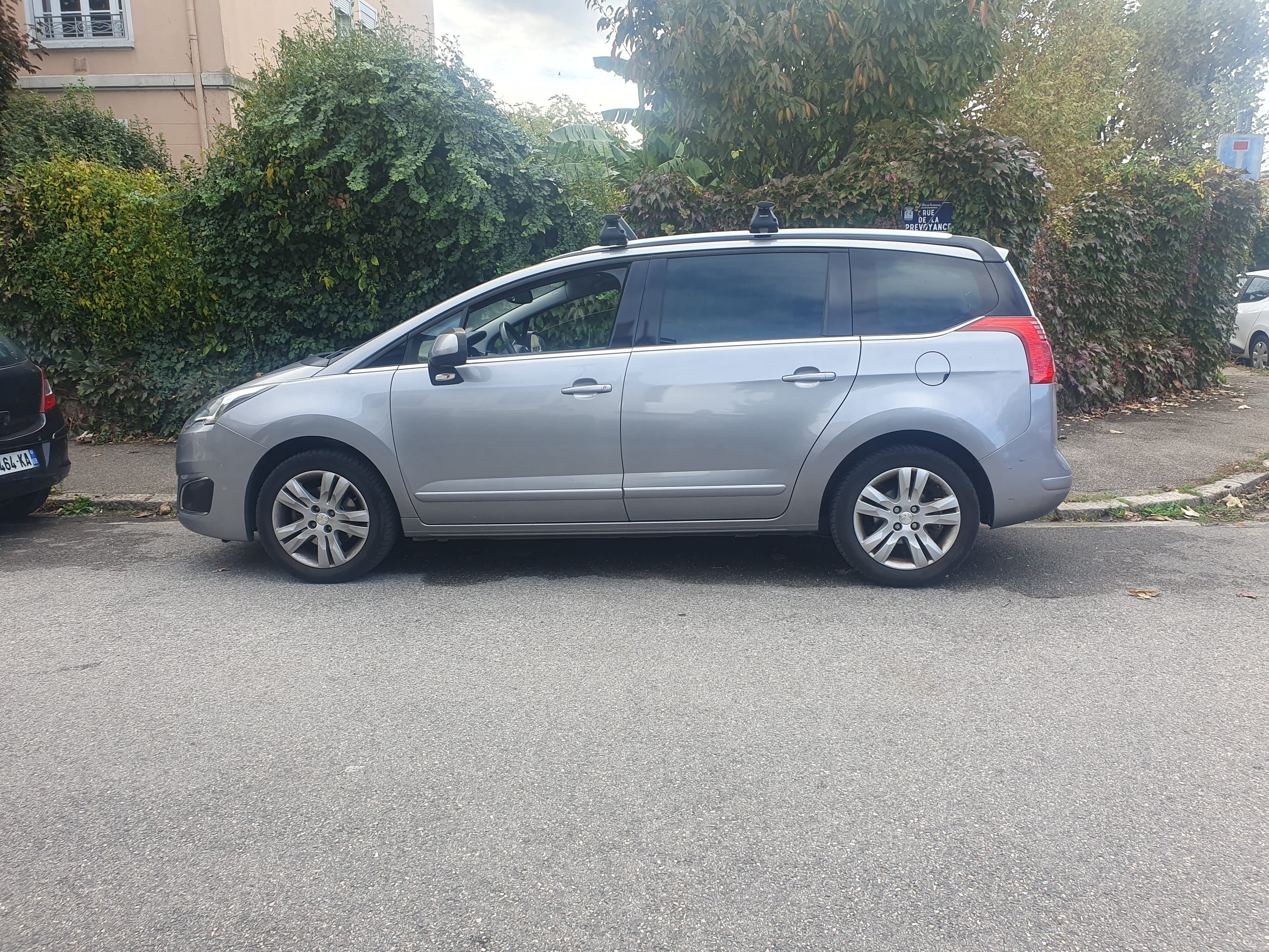 Peugeot 5008 avec Climatisation