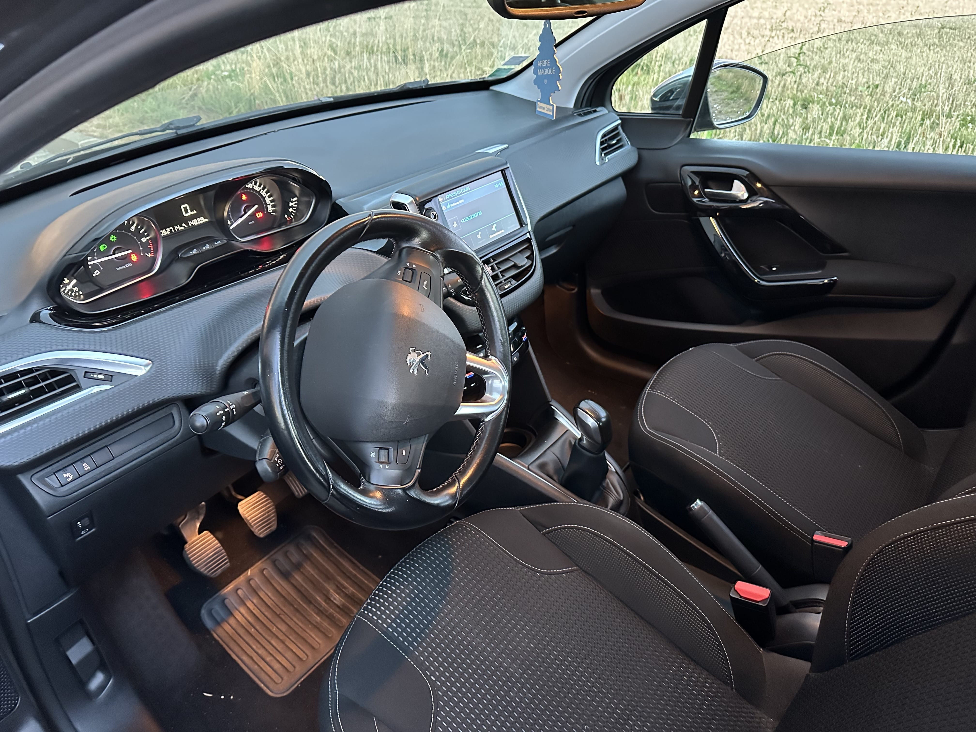 Peugeot 208 avec Android Auto