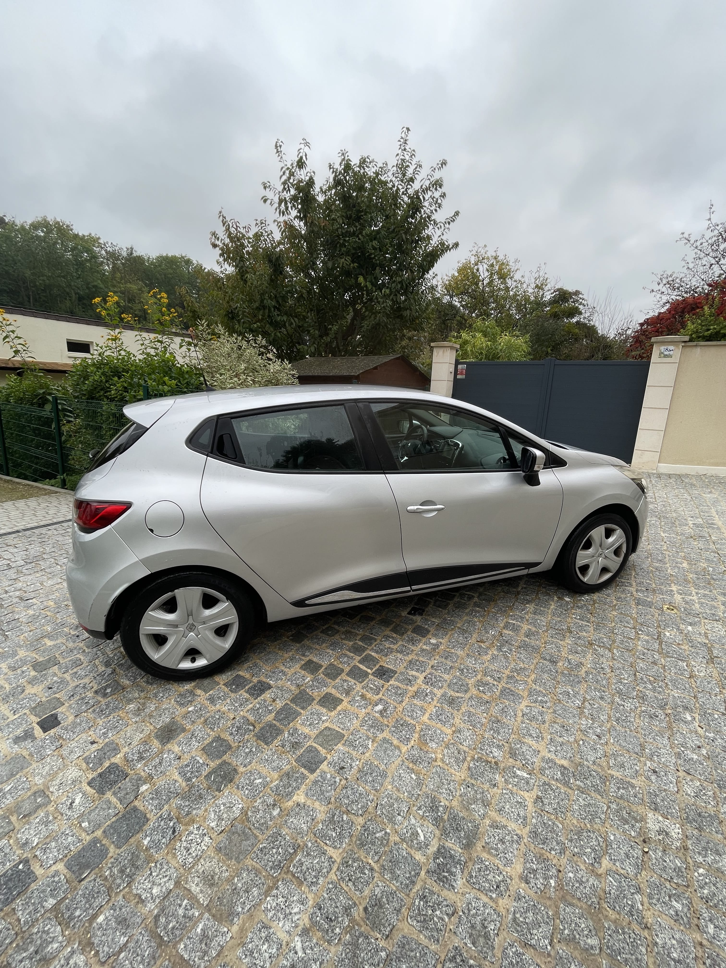 Renault Clio avec Climatisation