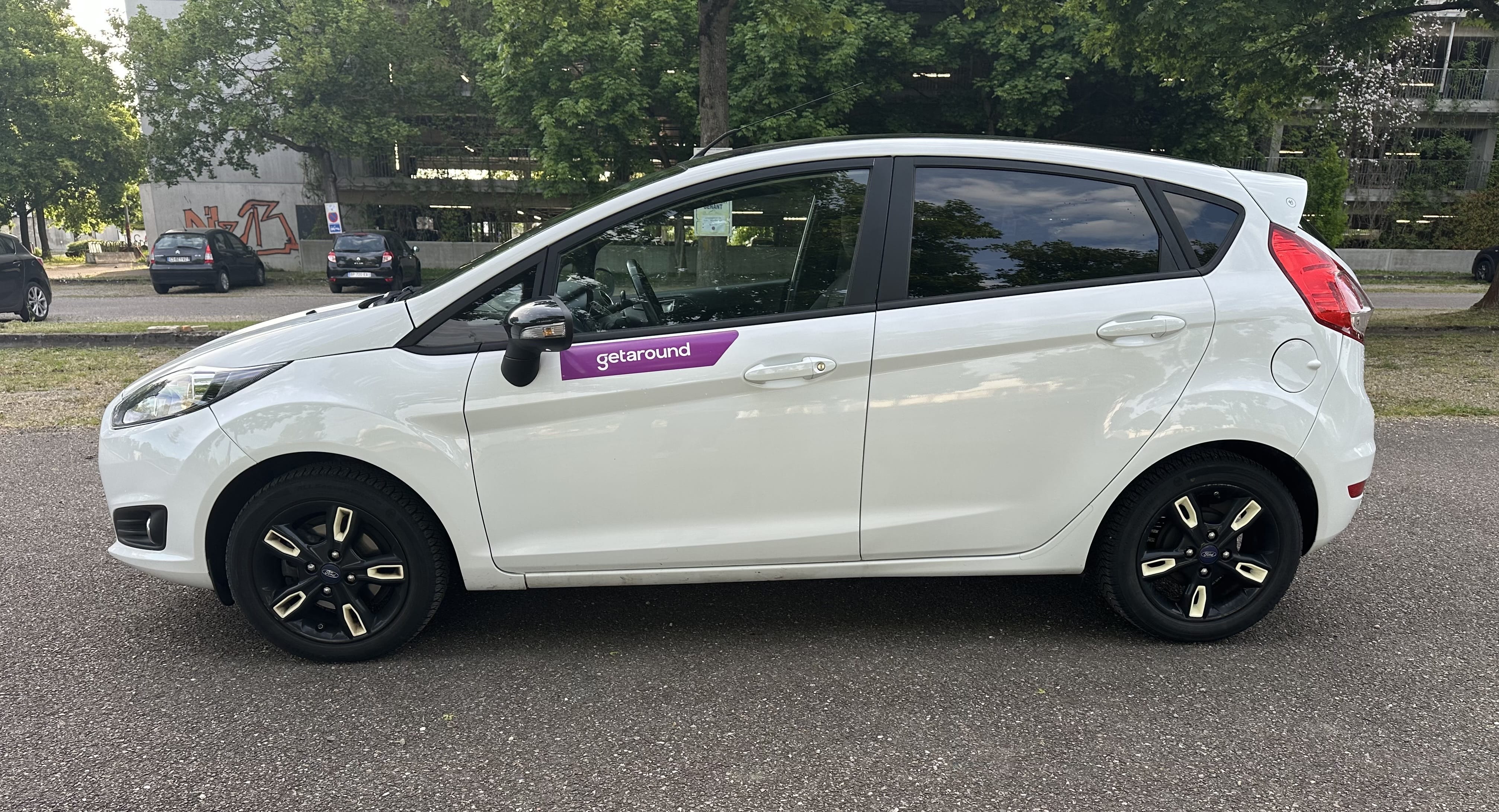 Ford Fiesta avec Climatisation