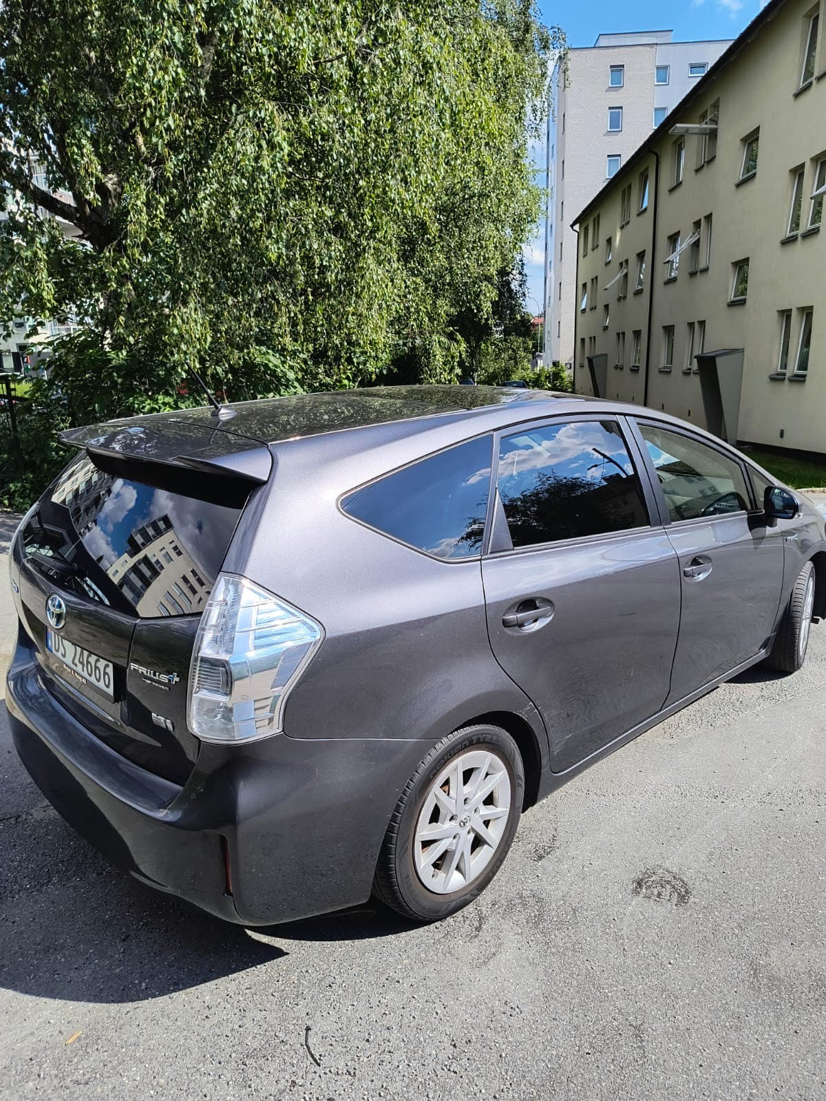 Toyota Prius + 1,8 VVTi Executive Skyview 7-seter with Audio / iPod input