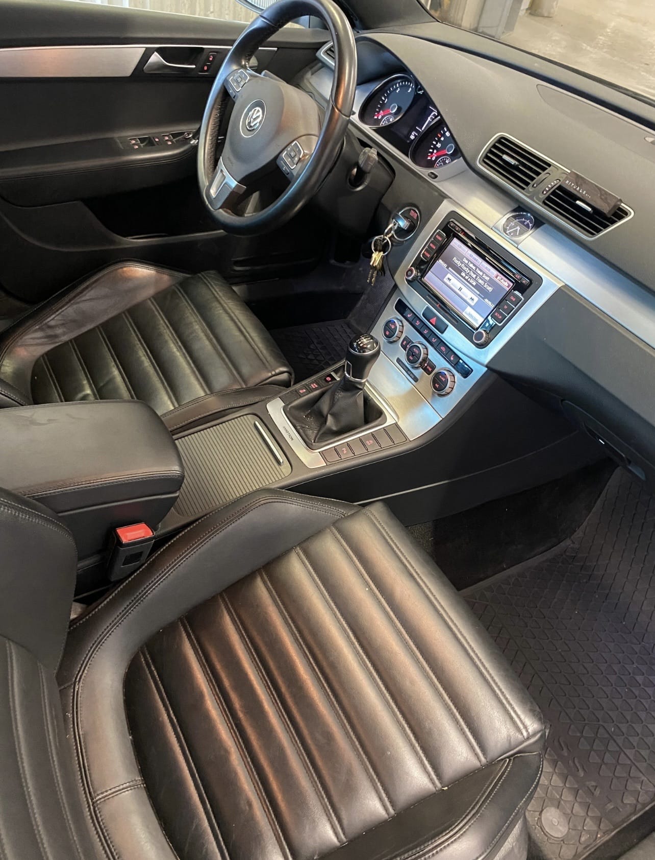 Volkswagen Passat with Cruise control