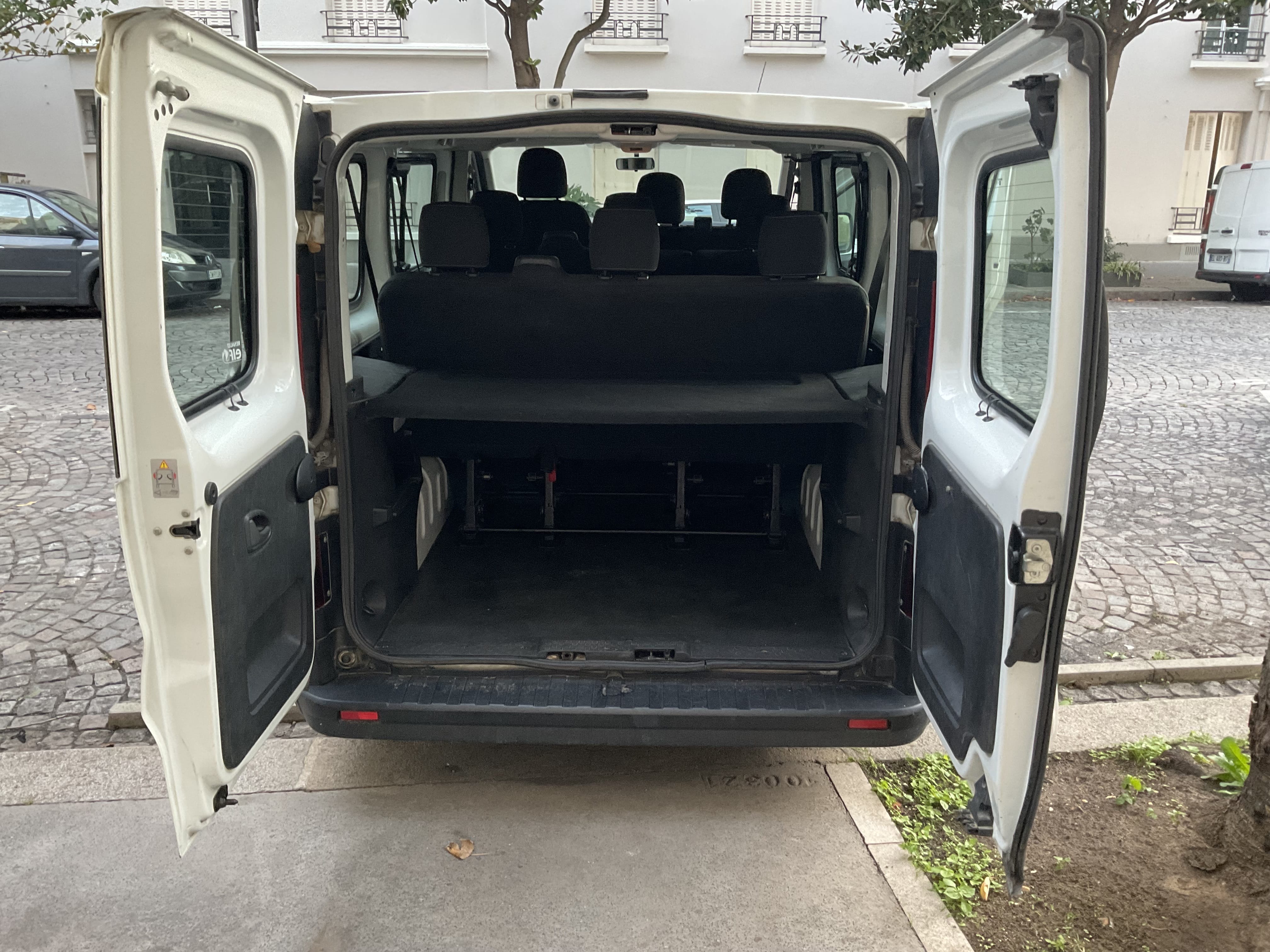 Renault Trafic Passenger avec Apple CarPlay