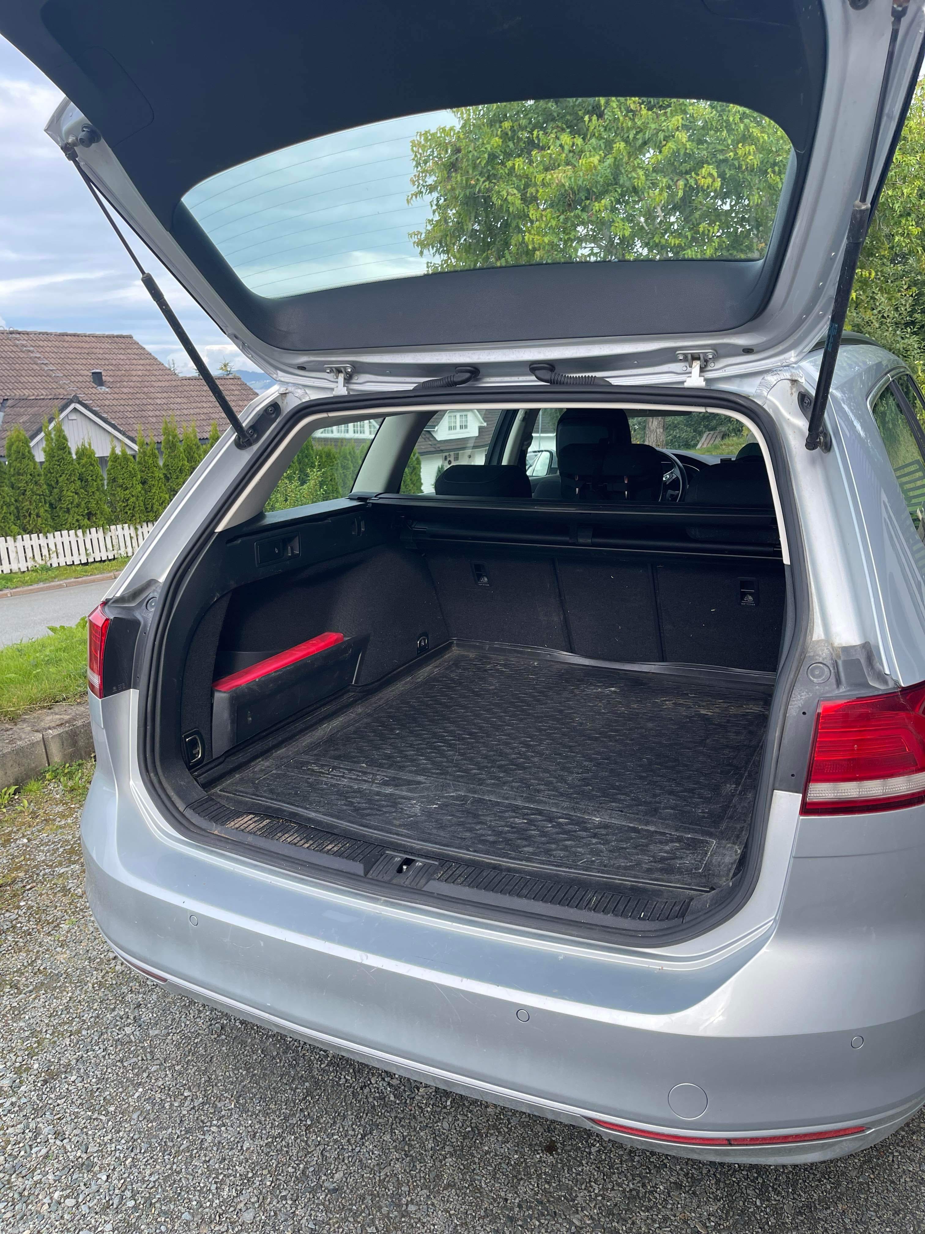 Volkswagen Passat 2.0 TDI 150hk with Baby seat