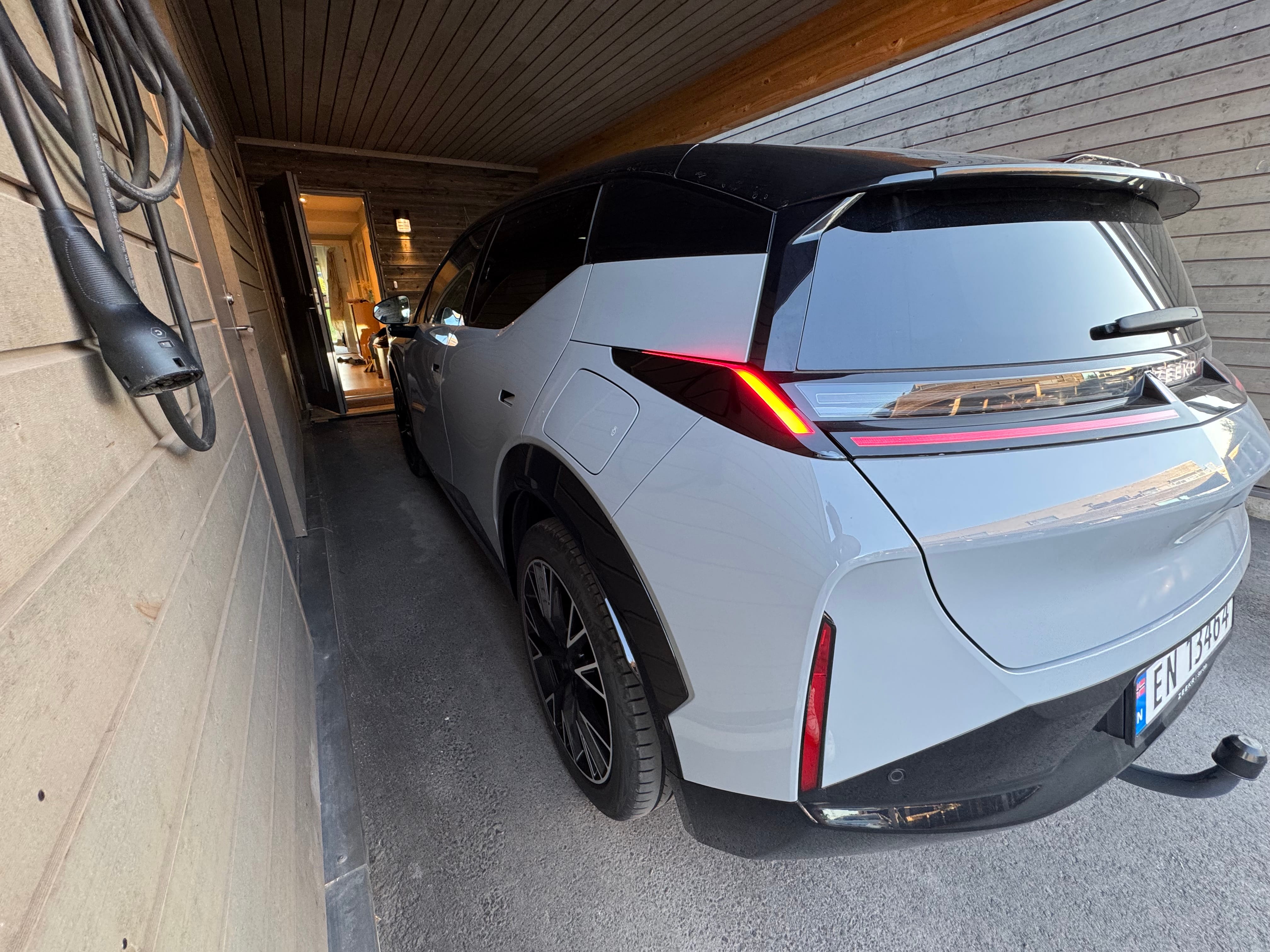 Zeekr X Privilege AWD med Ryggekamera