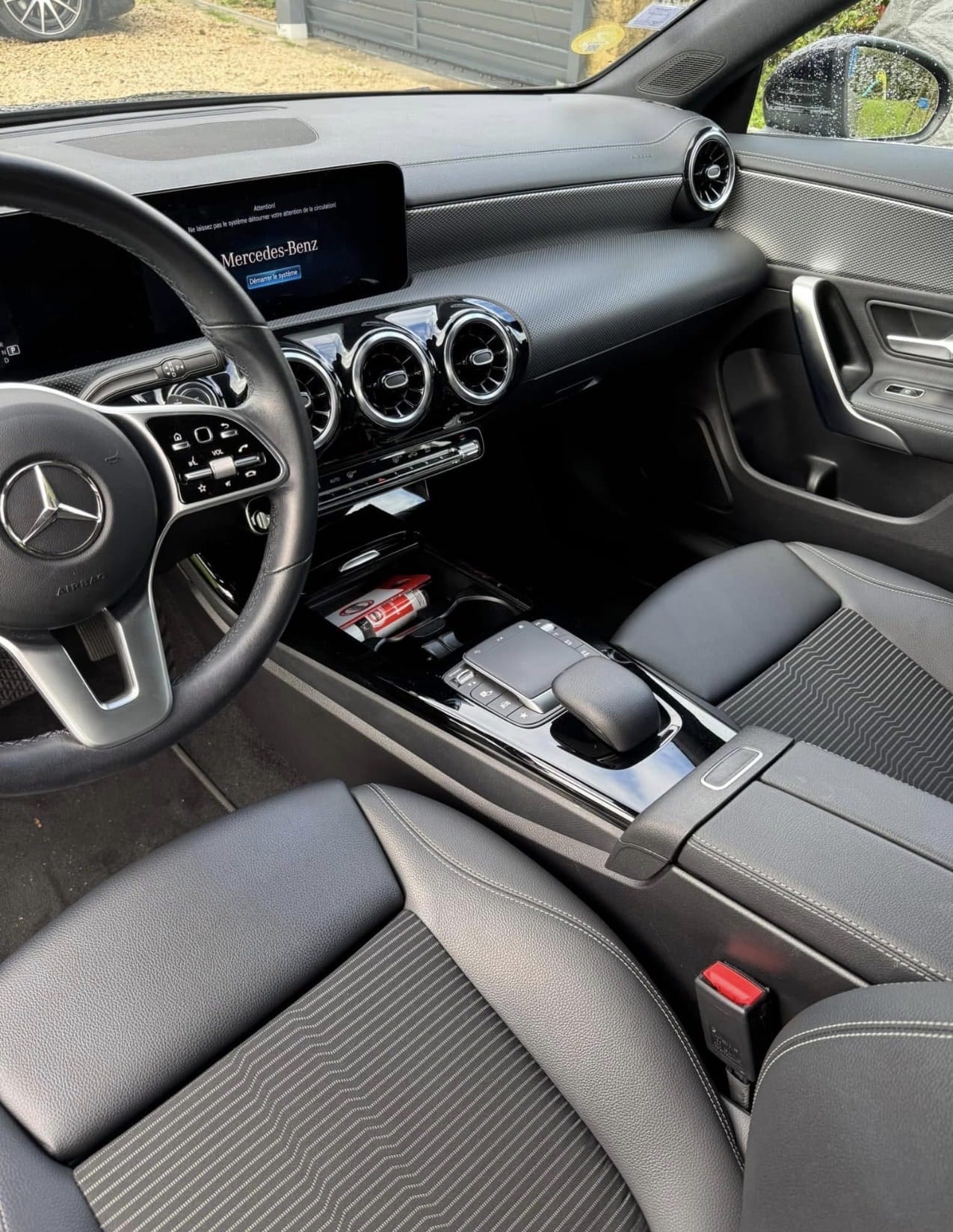 Mercedes-Benz CLA 200 avec Régulateur de vitesse