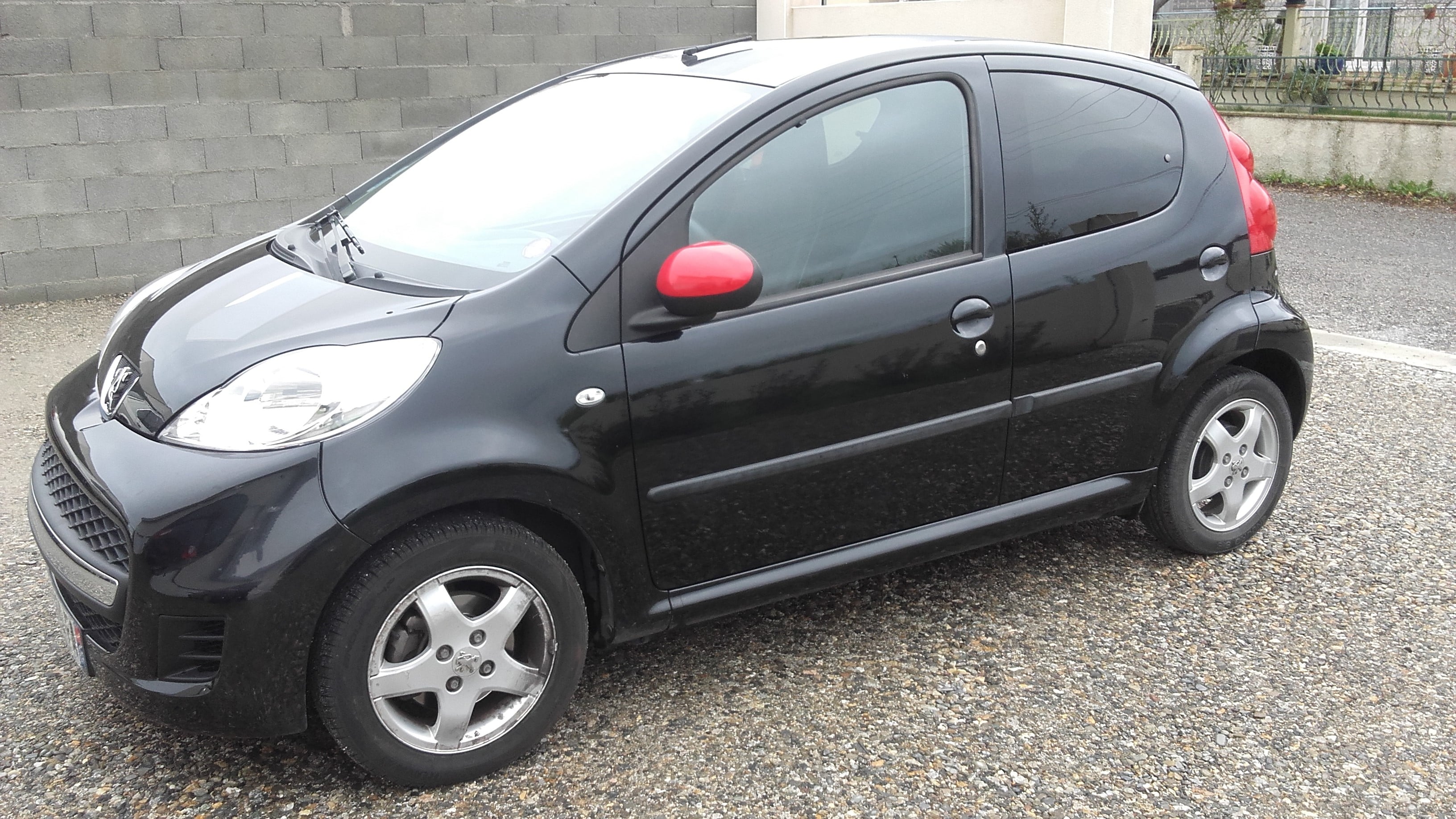 Peugeot 107 1.0 SPORTIUM