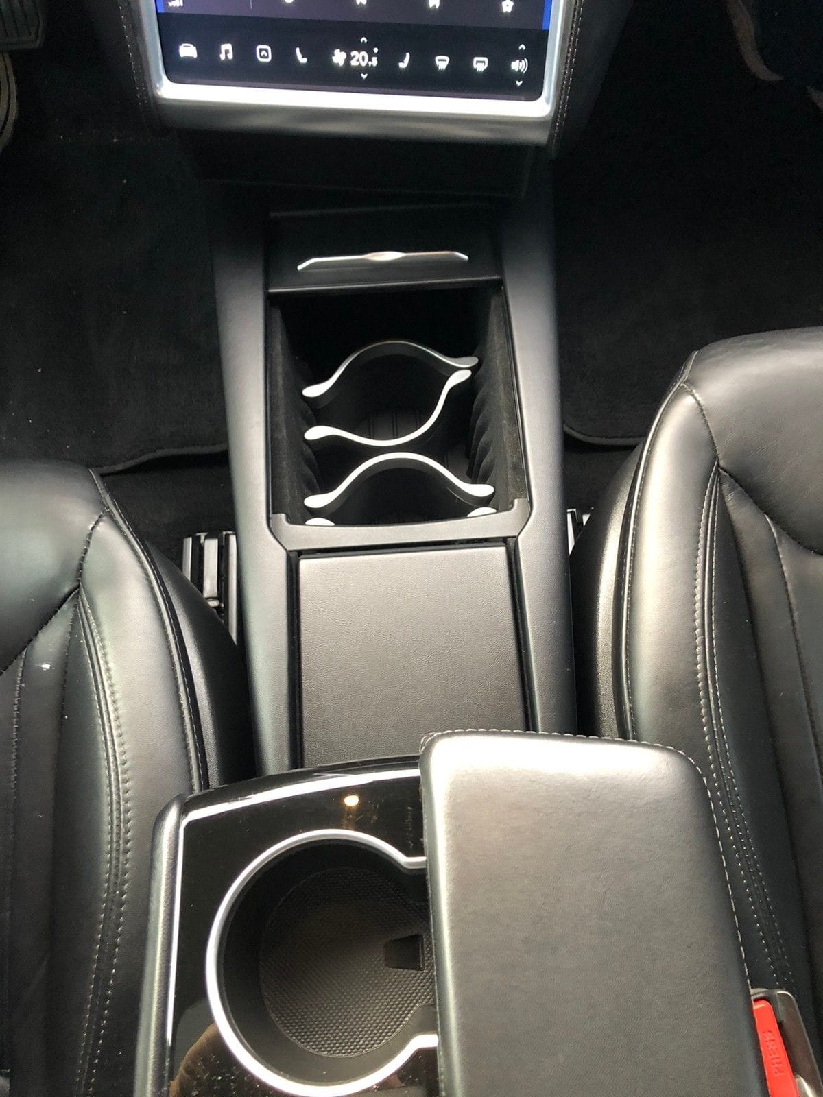 Tesla Model S Gratis superlading med Bluetooth audio