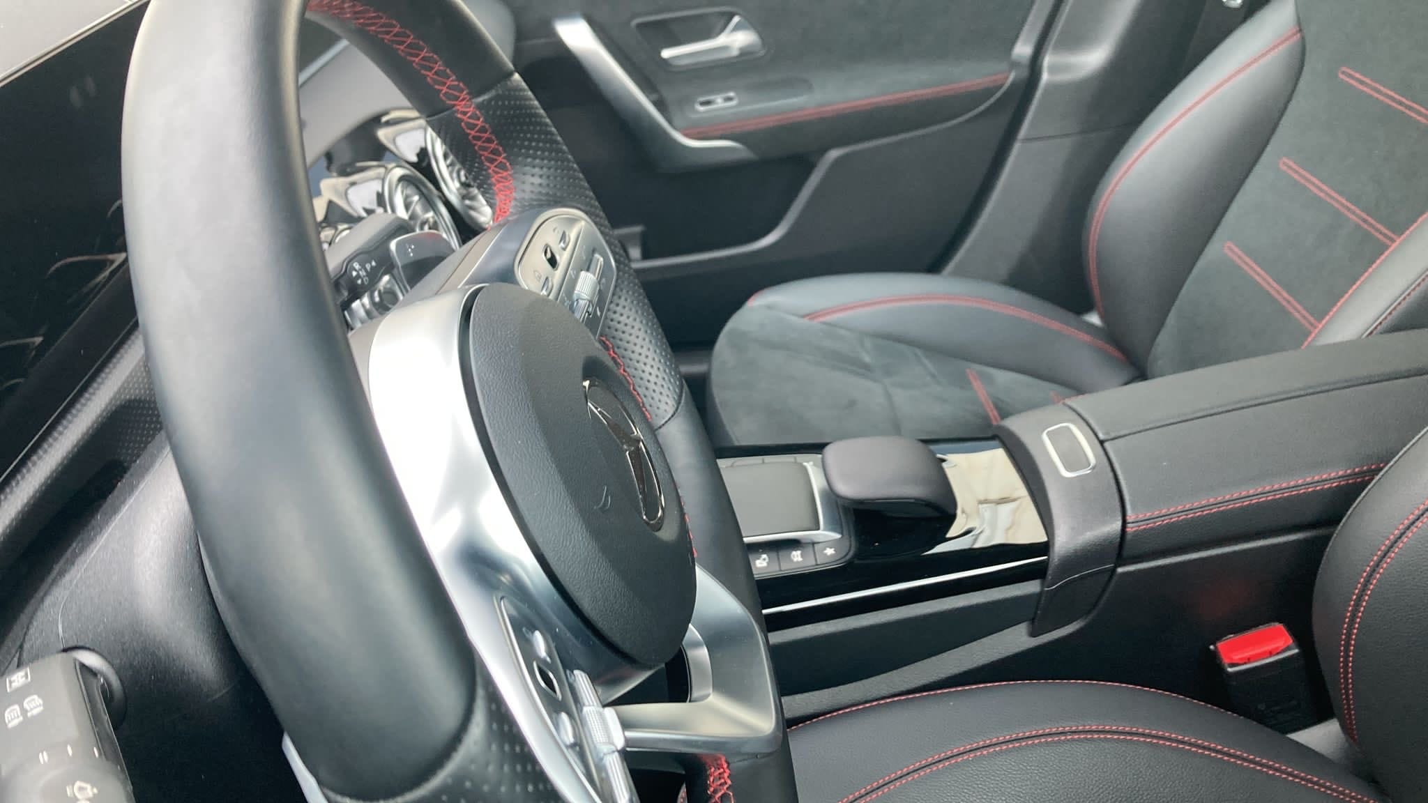 Mercedes-Benz A-Klasse 180 avec GPS