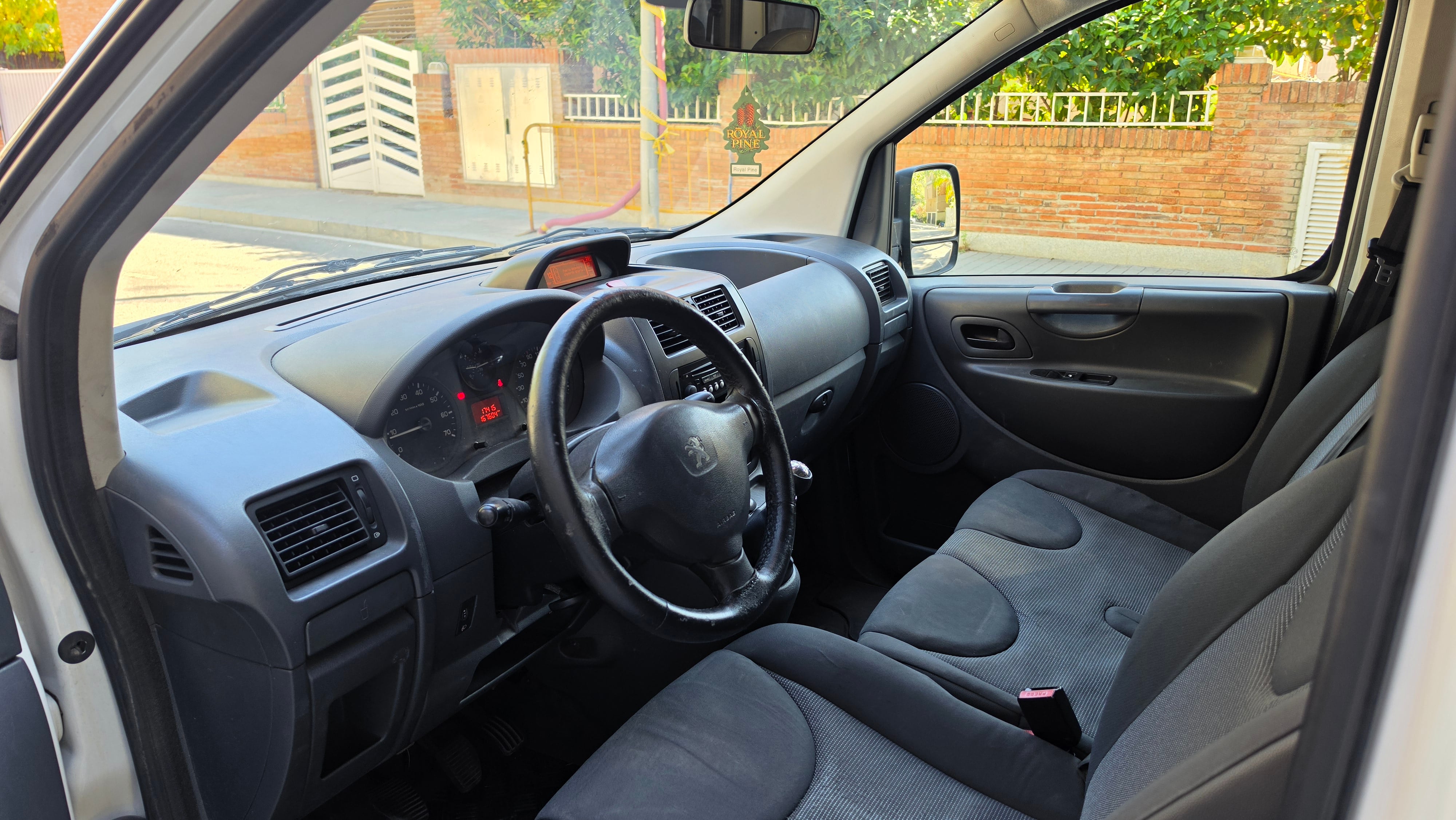 Peugeot Expert Tepee 9 Plazas BlueHDi con Entrada de Audio/iPod