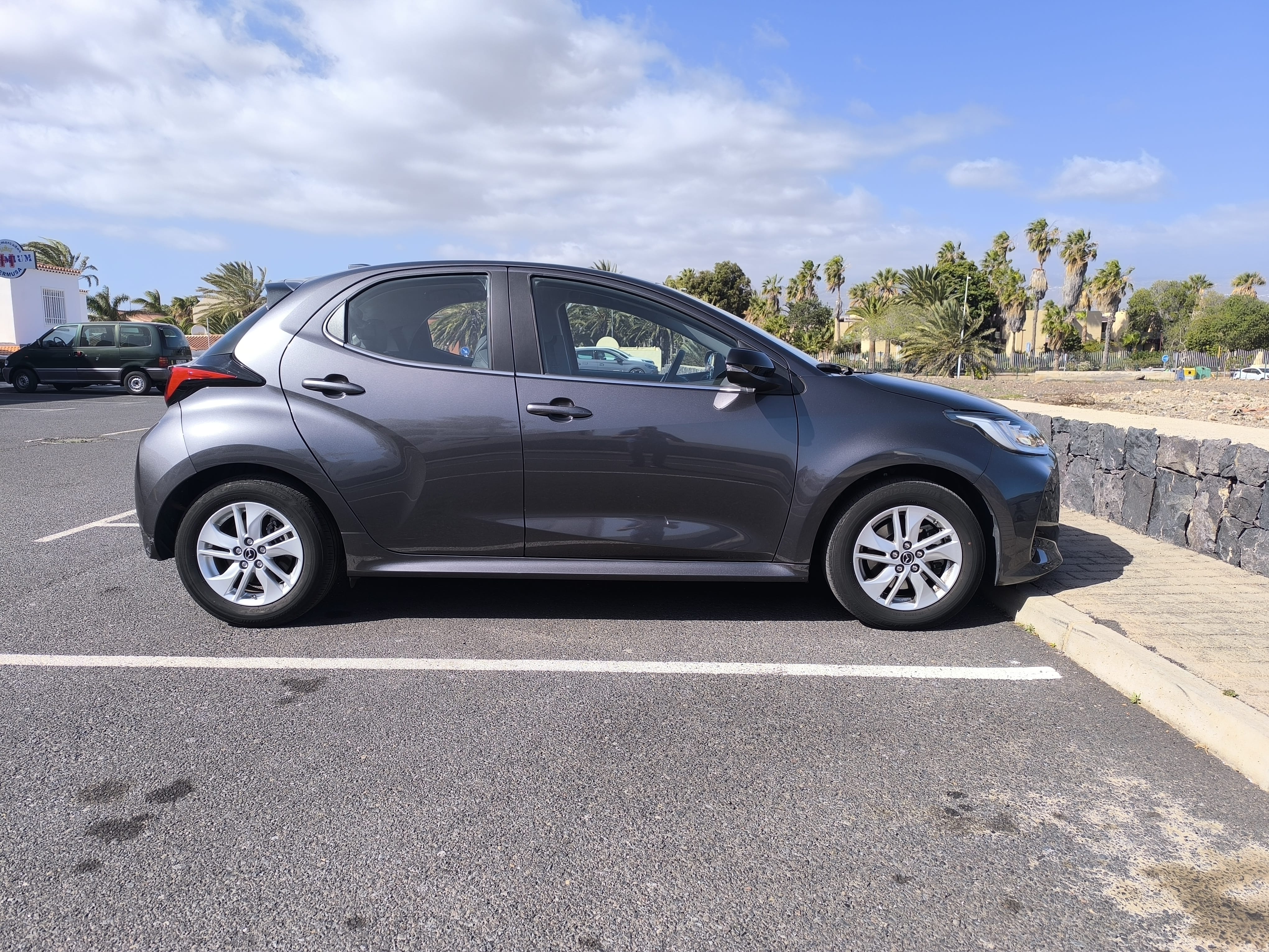 Mazda 2 Hybrido, 2024, Gasolina 95, Automatik
