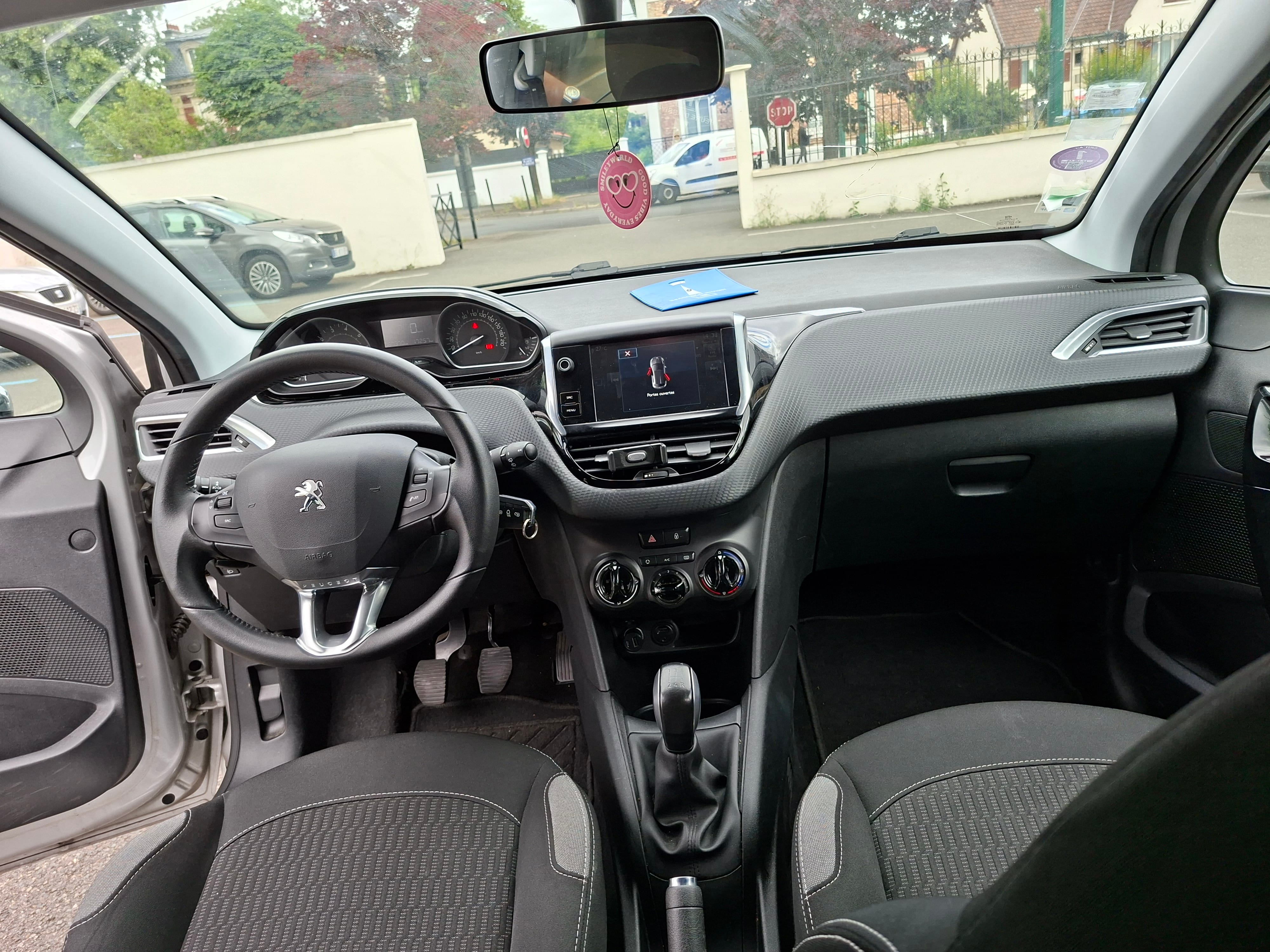 Peugeot 208 avec GPS