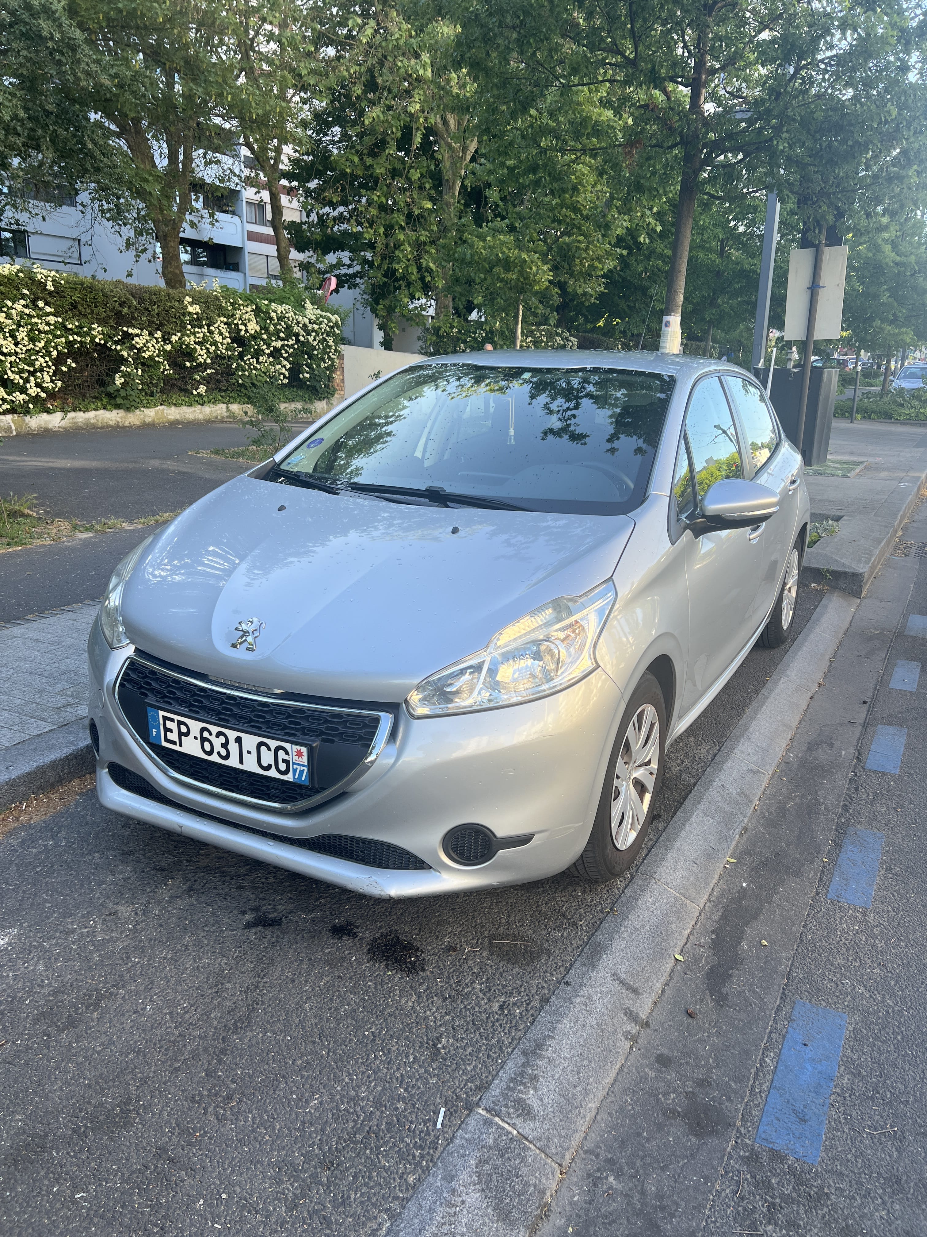 Peugeot 208, 2014, Essence 95