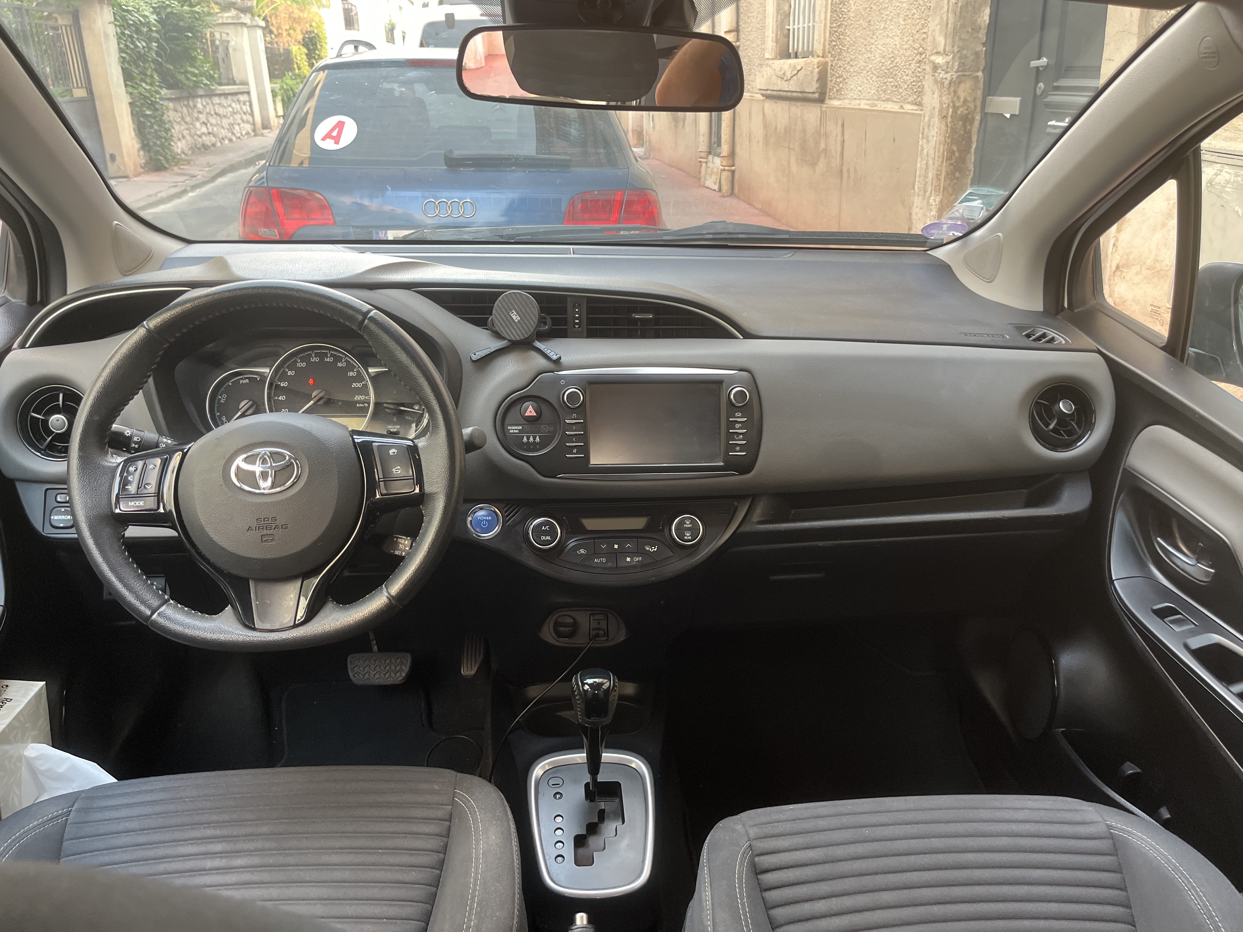 Toyota Yaris Hybride avec Régulateur de vitesse