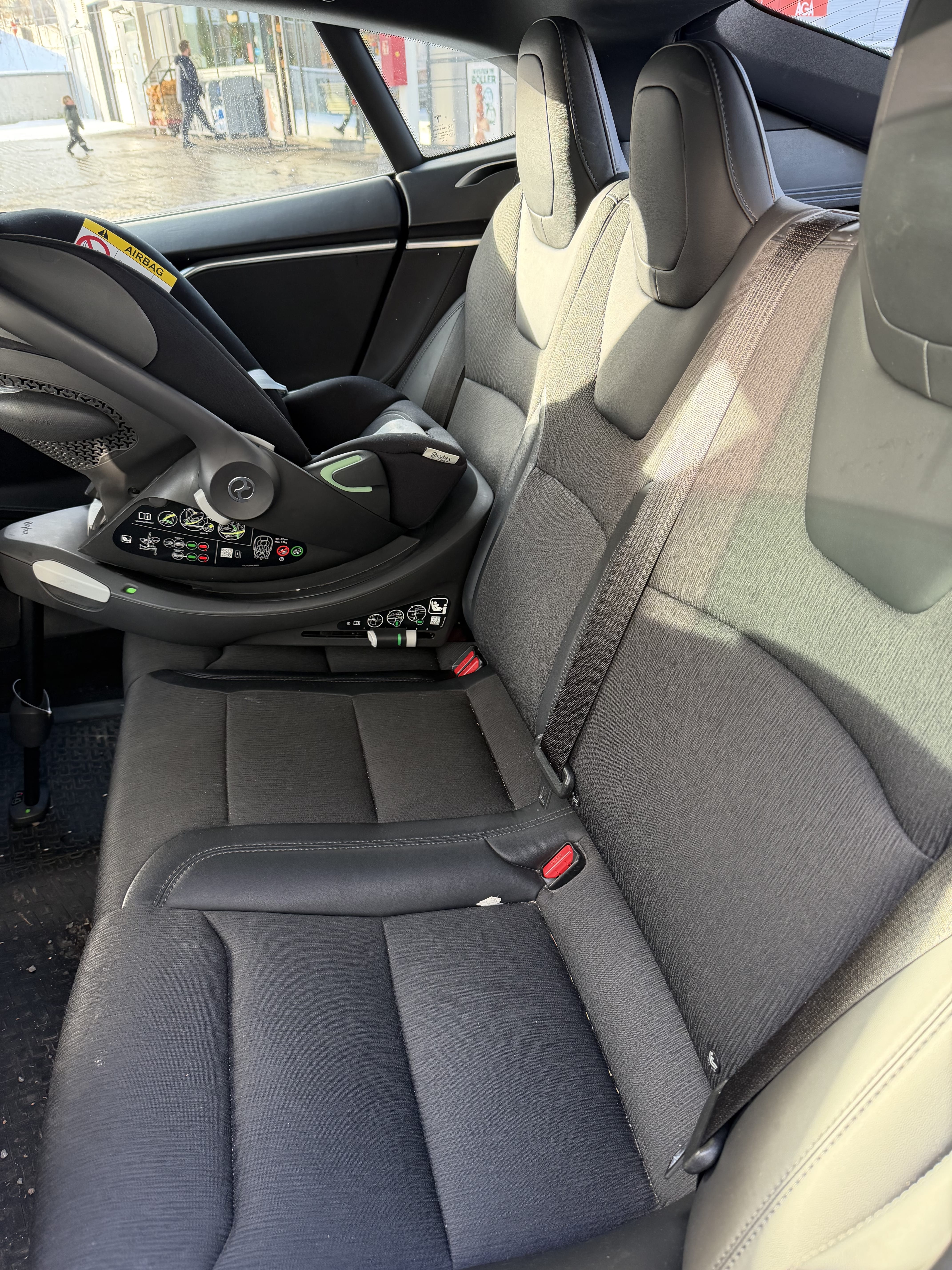 Tesla Model S 75D med GPS