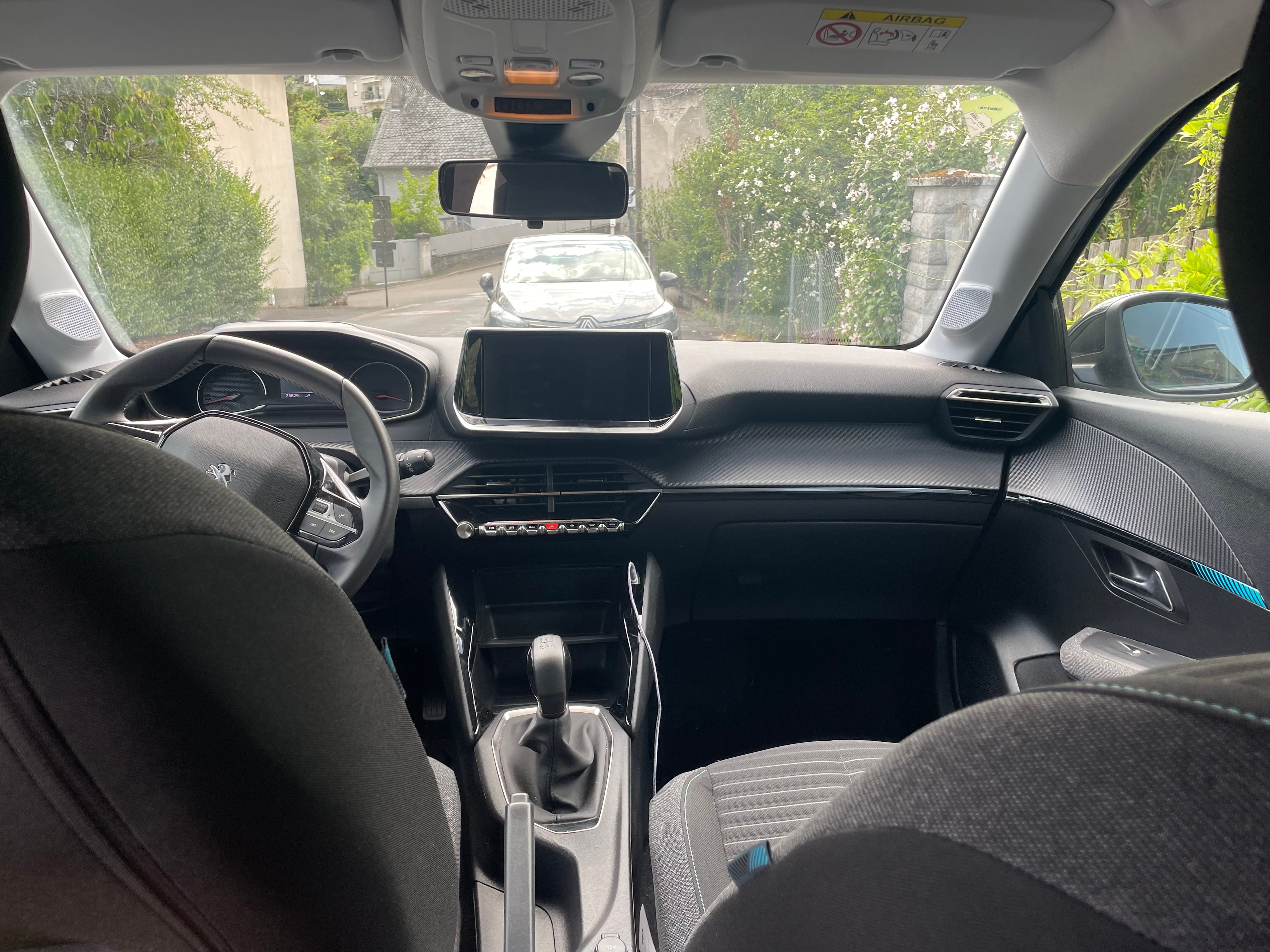 Peugeot 208 avec Apple CarPlay