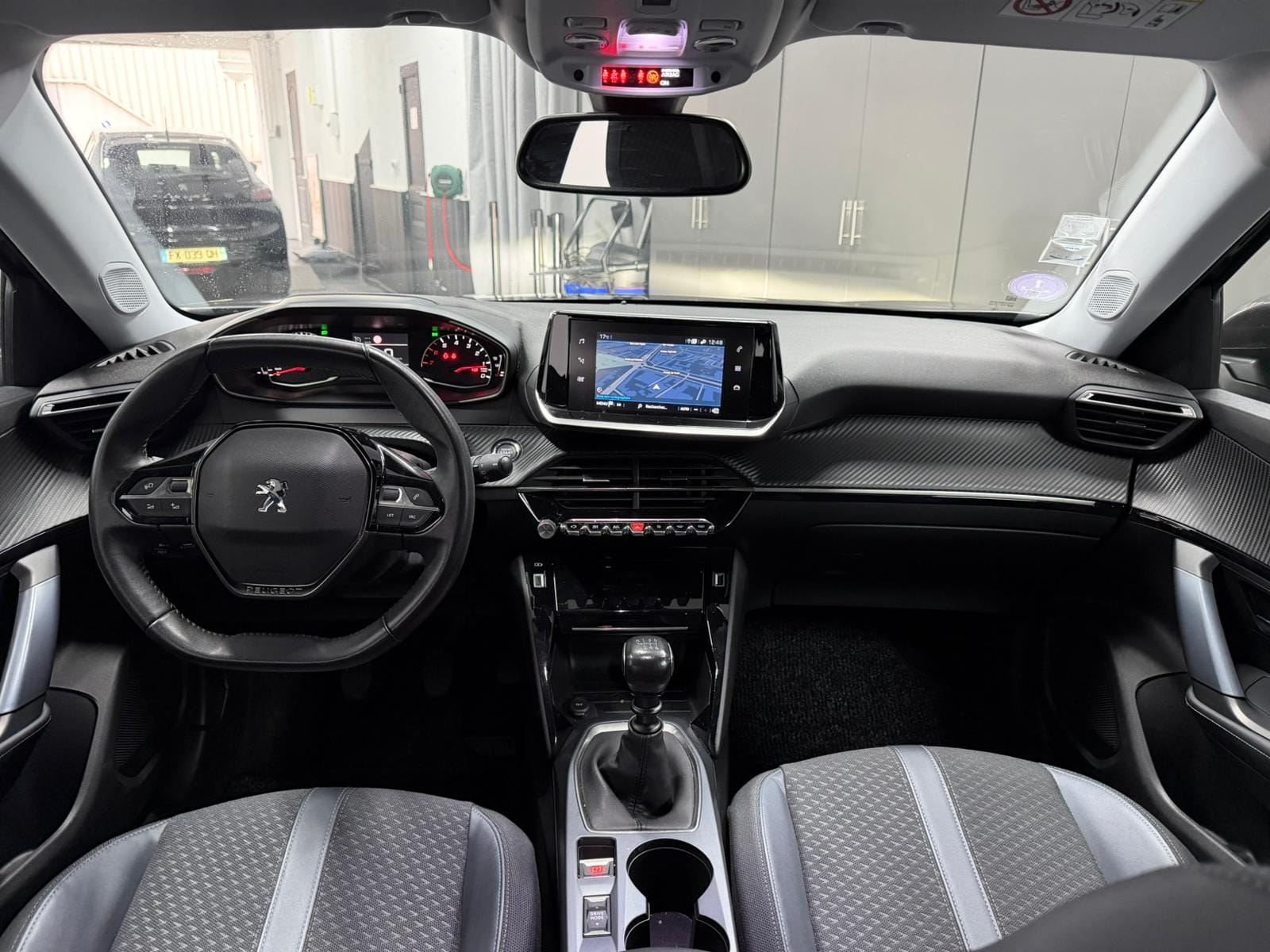 Peugeot 2008 avec GPS