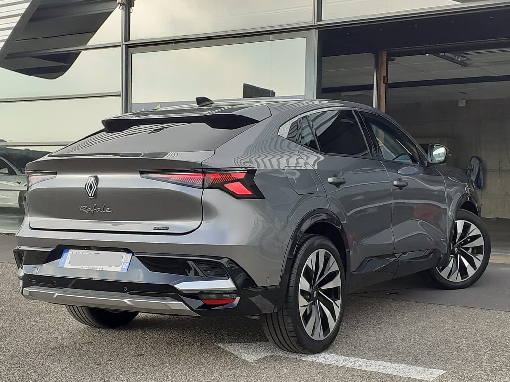 Renault Rafale E-Tech hybrid recharge automatique + vignette Suisse avec Caméra de recul