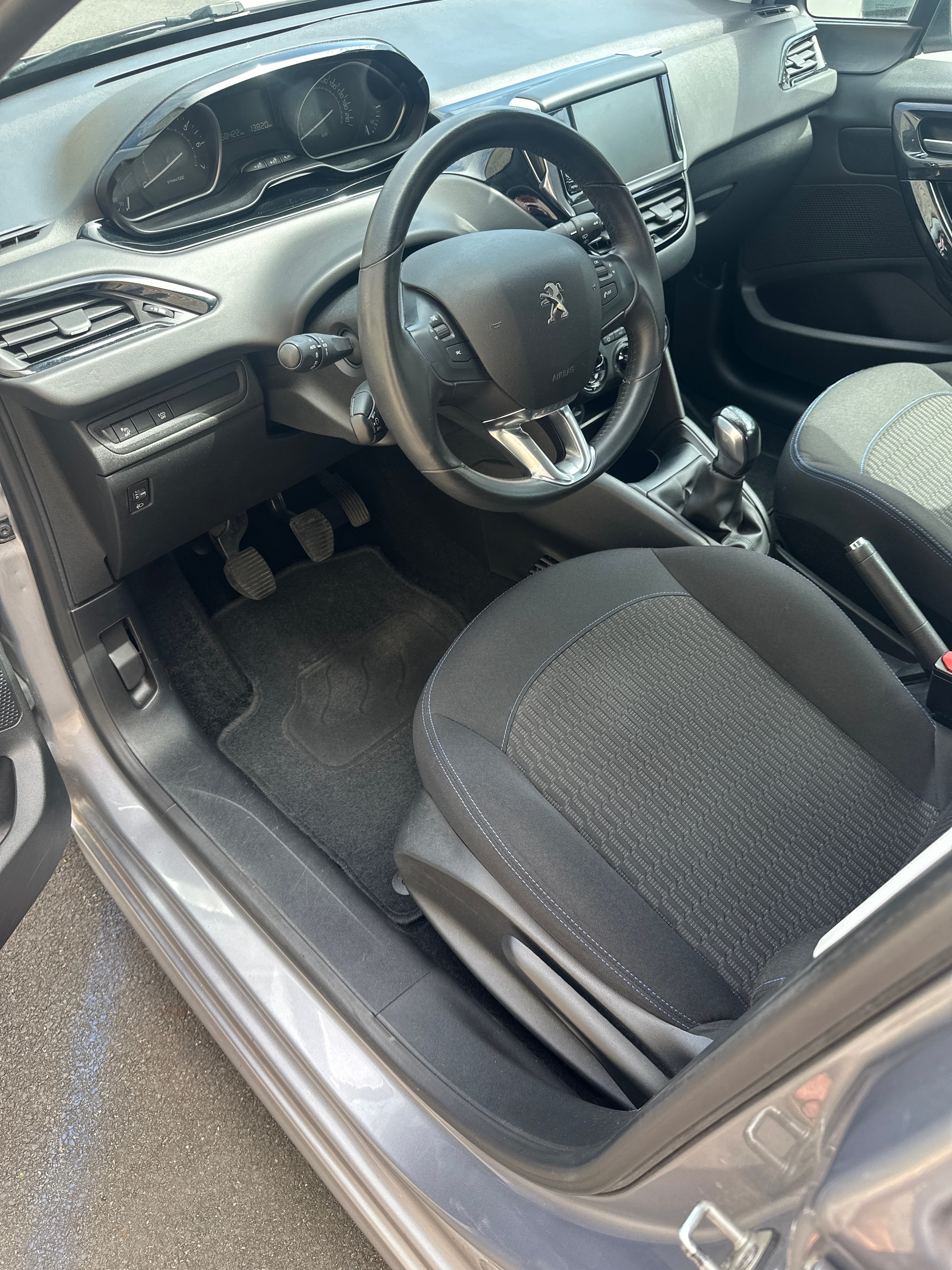 Peugeot 208 avec Android Auto