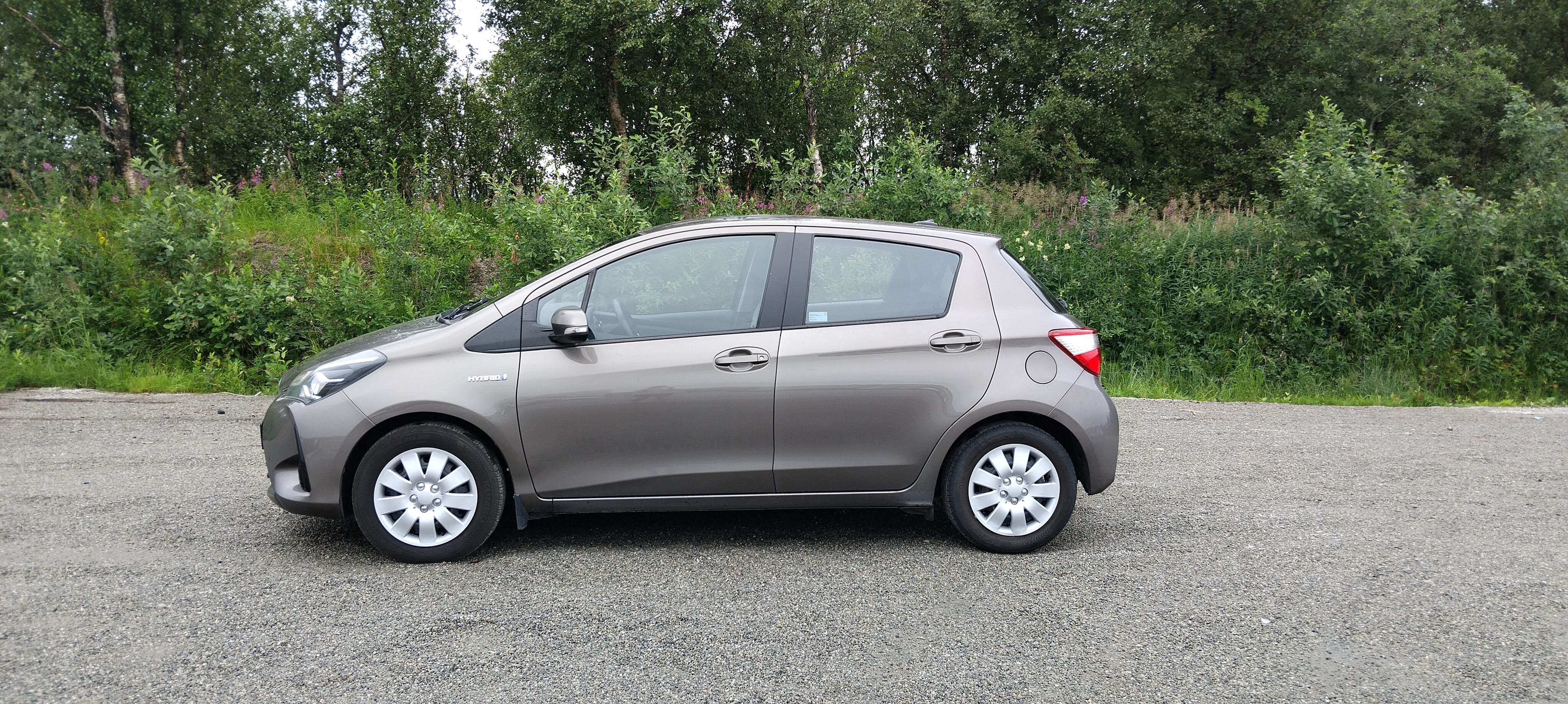 Toyota Yaris Hybrid with Air conditioning