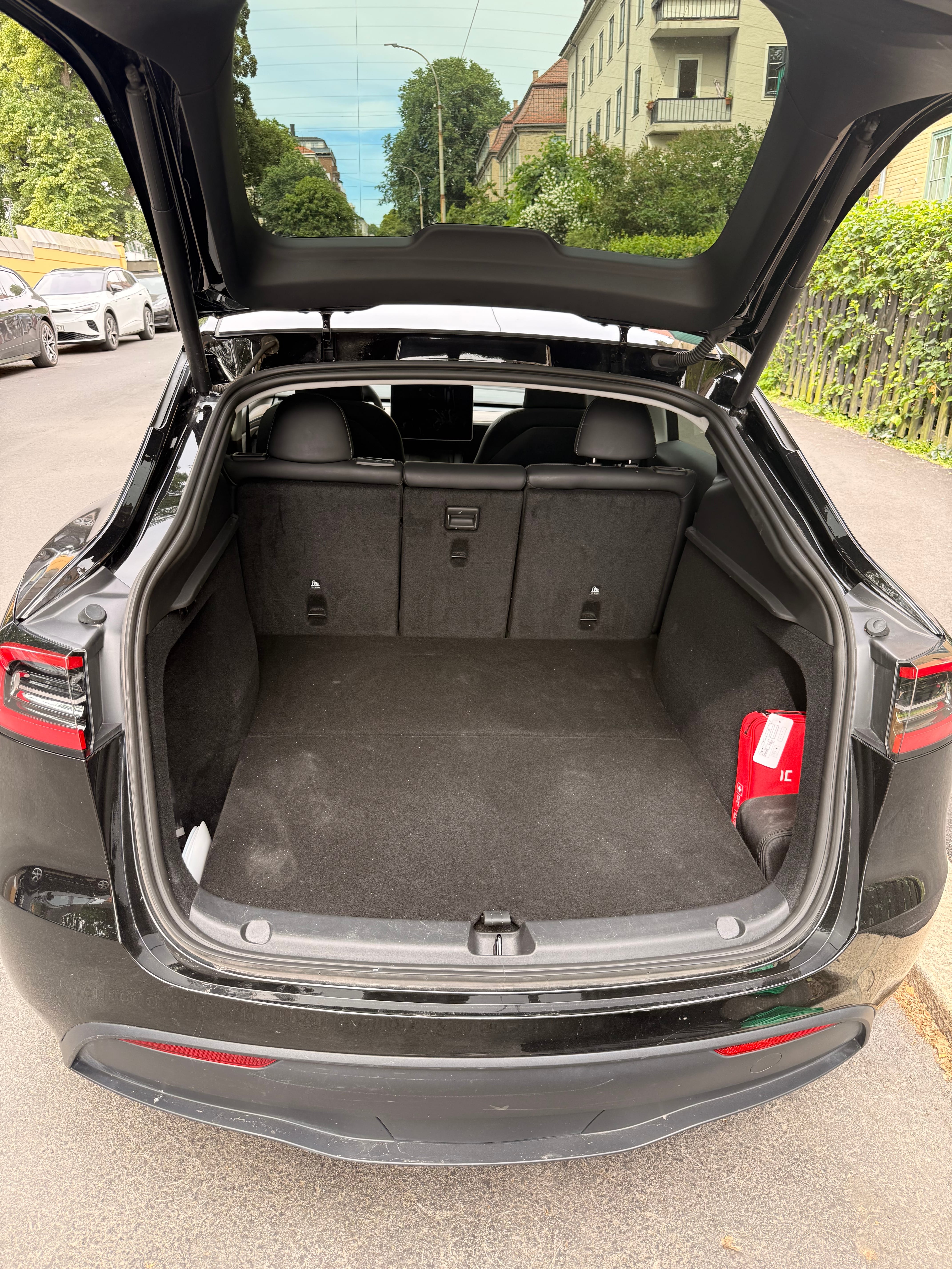 Tesla Model Y Long Range med Cruisekontroll