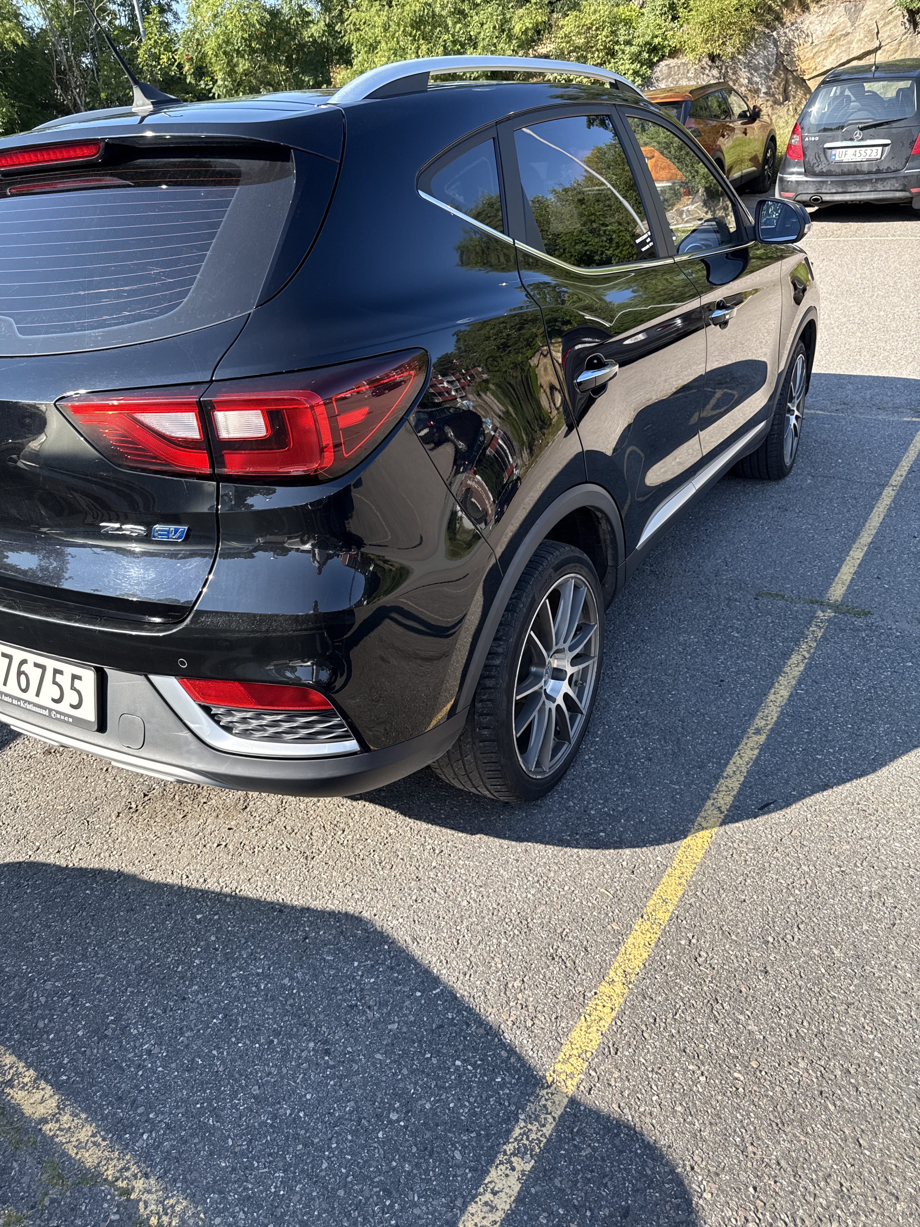 MG ZS EV with GPS