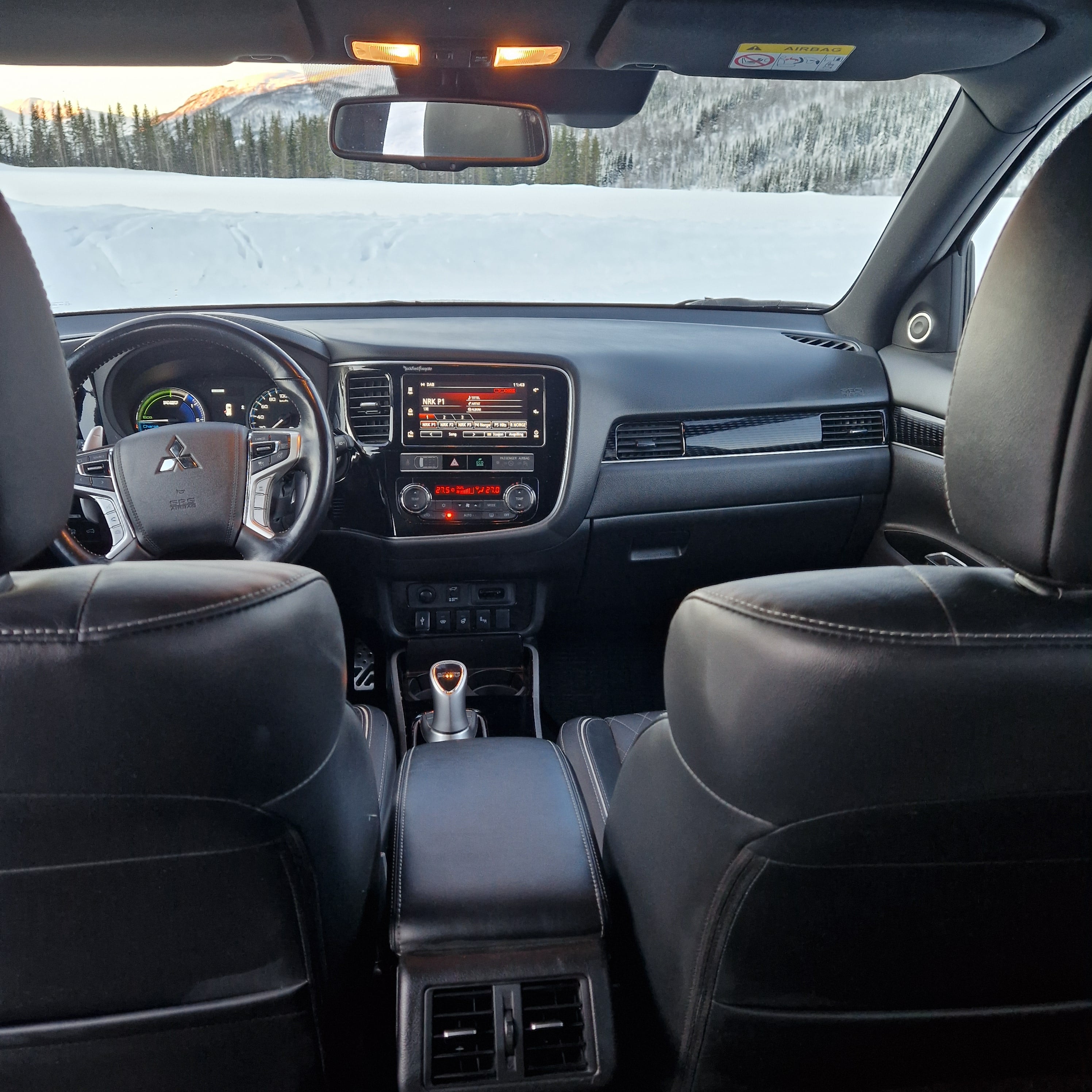 Mitsubishi Outlander PHEV SE med Tilhengerfeste